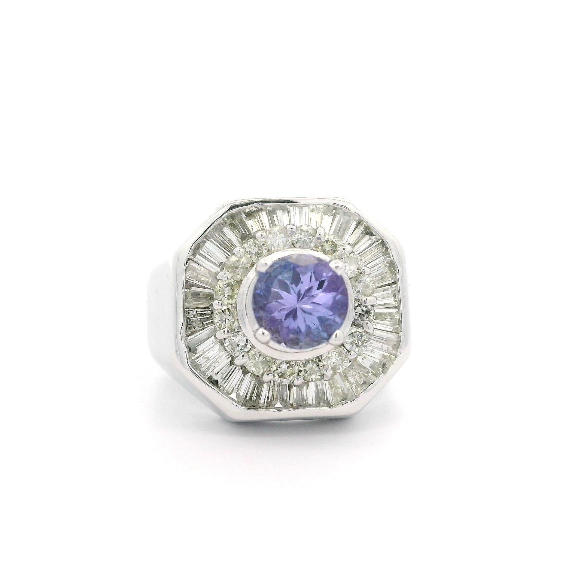 Anello sostanzioso in oro bianco con tanzanite da 2,3 carati e doppio diamante a raggiera in stile ballerina in vendita 2