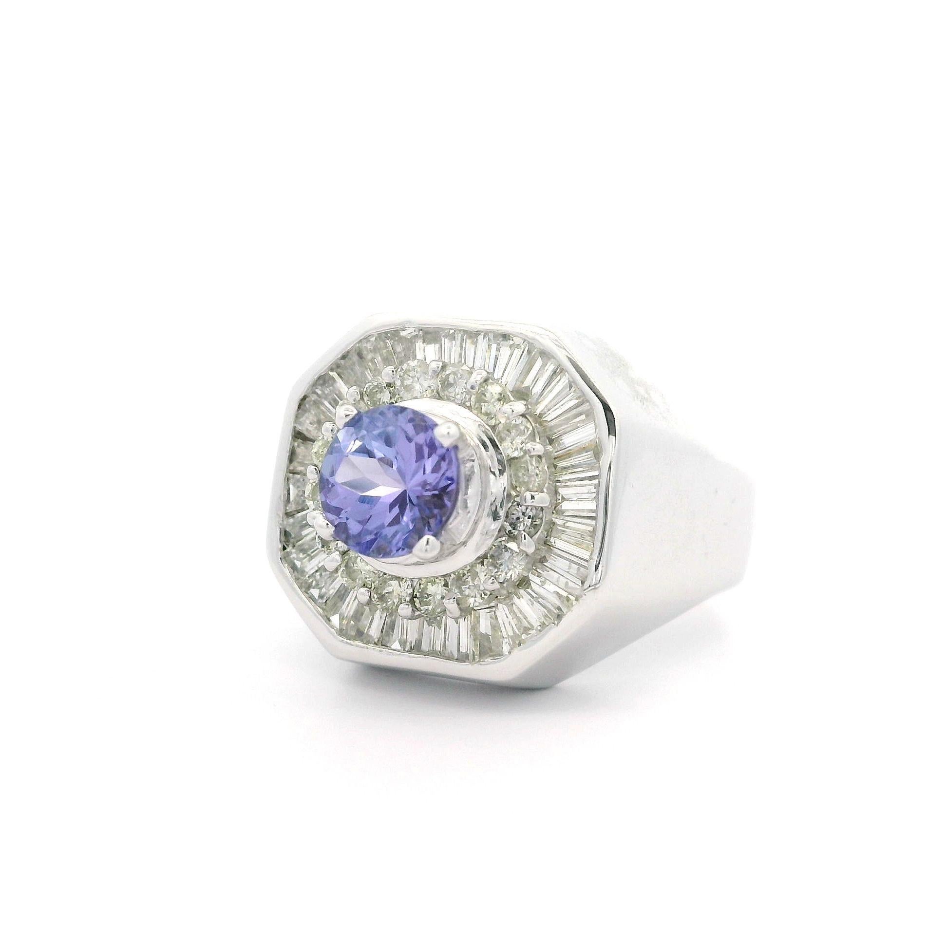Anello sostanzioso in oro bianco con tanzanite da 2,3 carati e doppio diamante a raggiera in stile ballerina in vendita 4