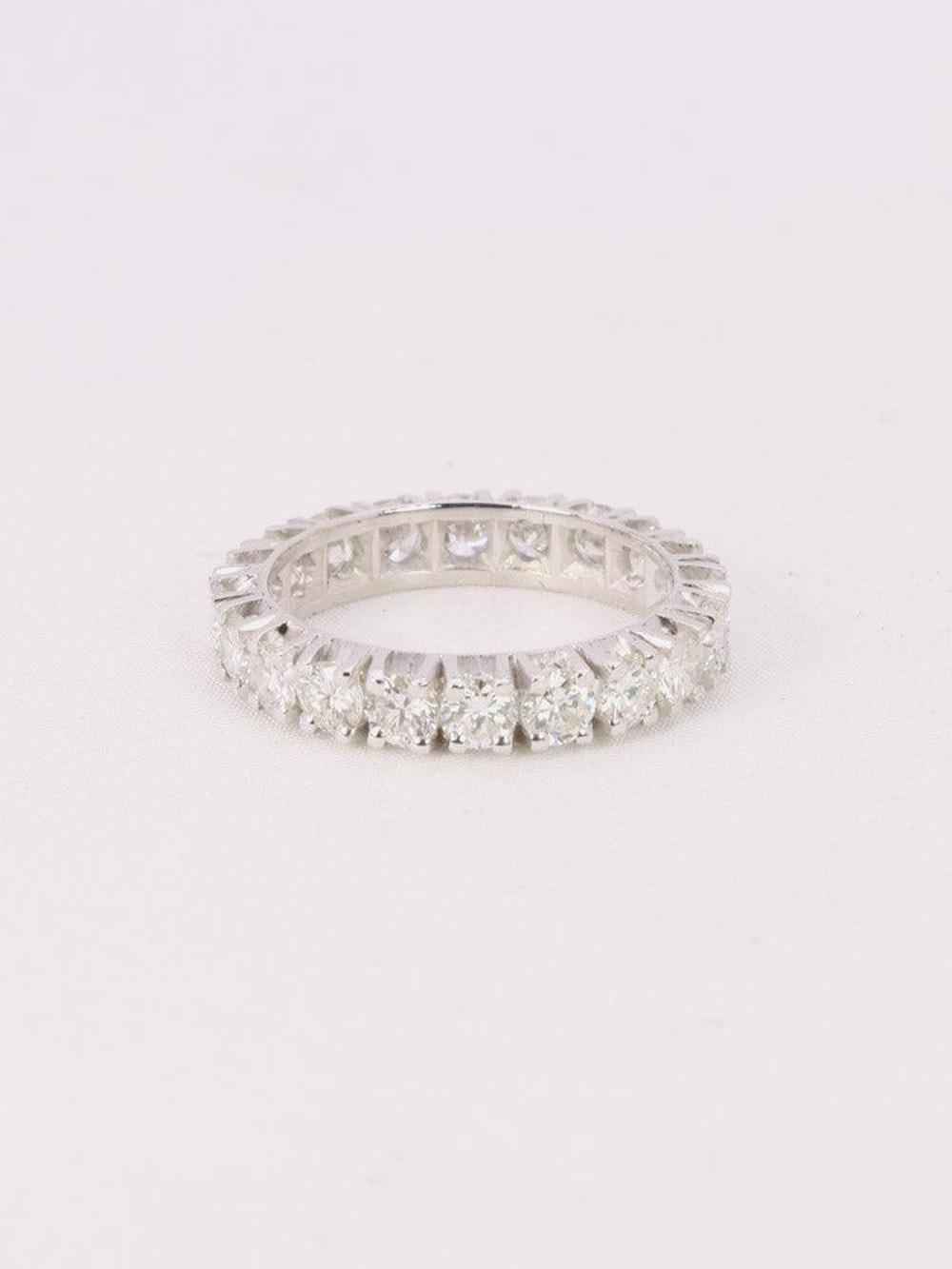 Brilliant Cut White gold 3 ct round diamond band ring