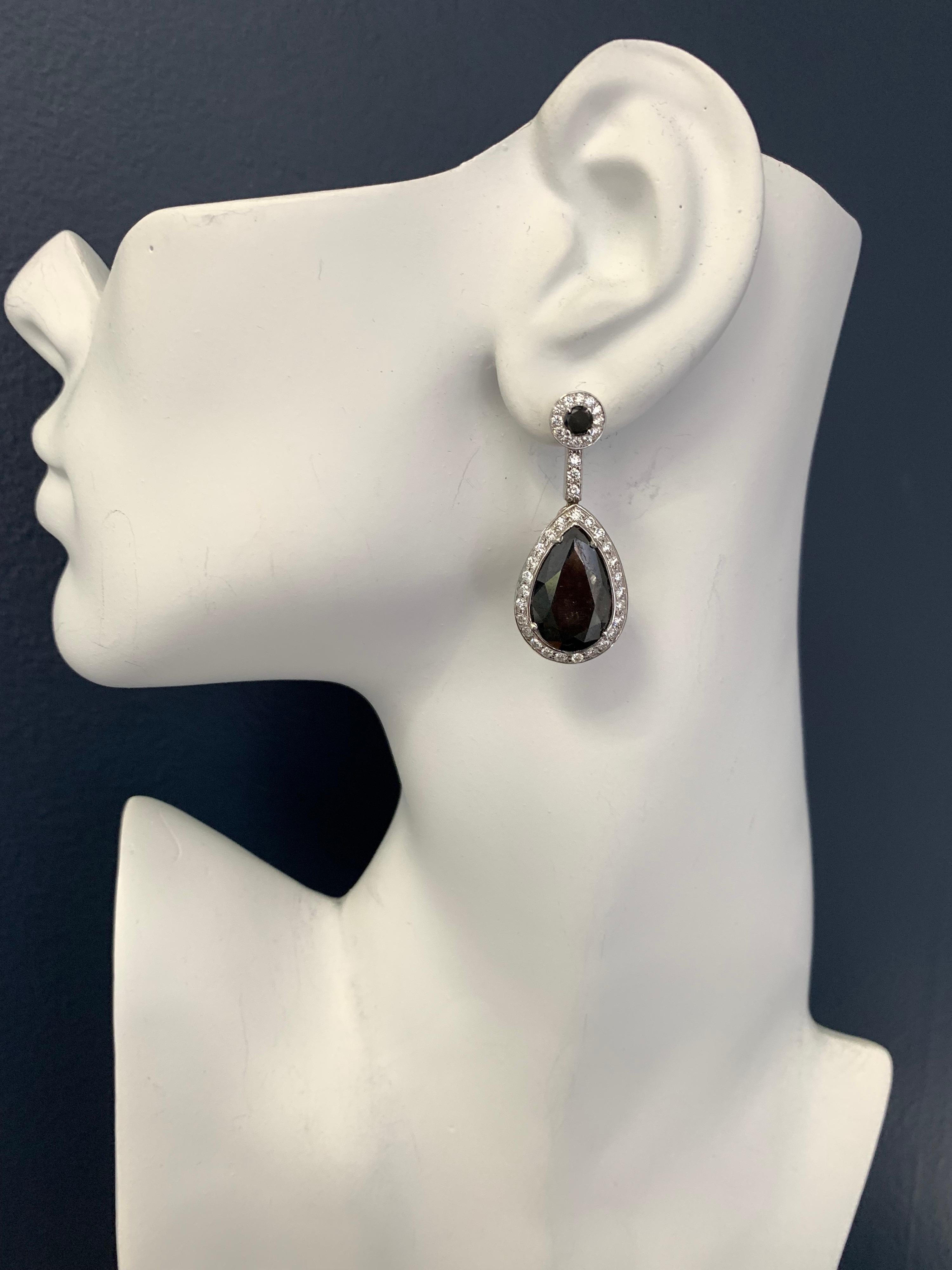 Pear Cut White Gold 33 Carat Black & White Natural Pear Diamond Earring & Pendant Gem Set