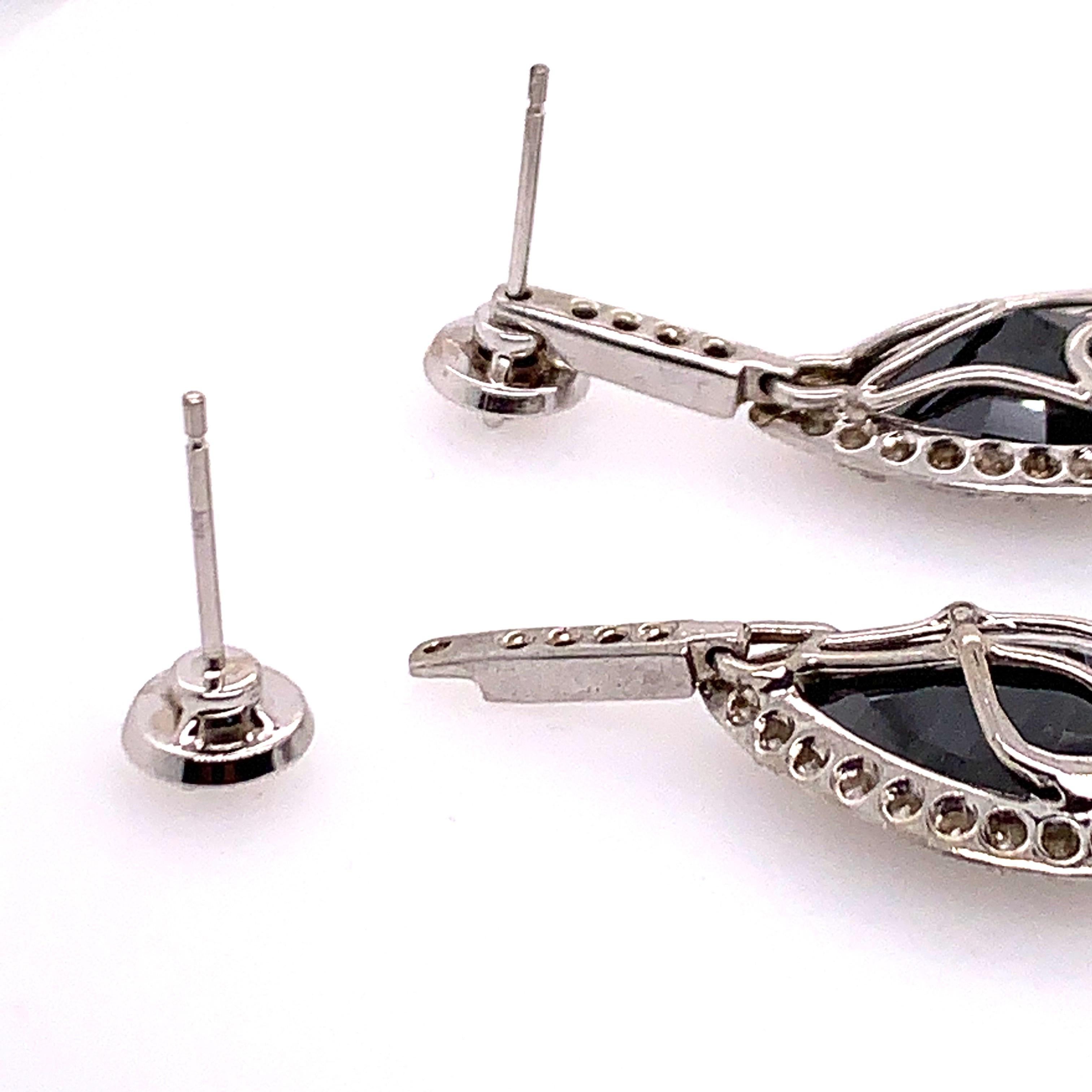 White Gold 33 Carat Black & White Natural Pear Diamond Earring & Pendant Gem Set In Good Condition In Los Angeles, CA