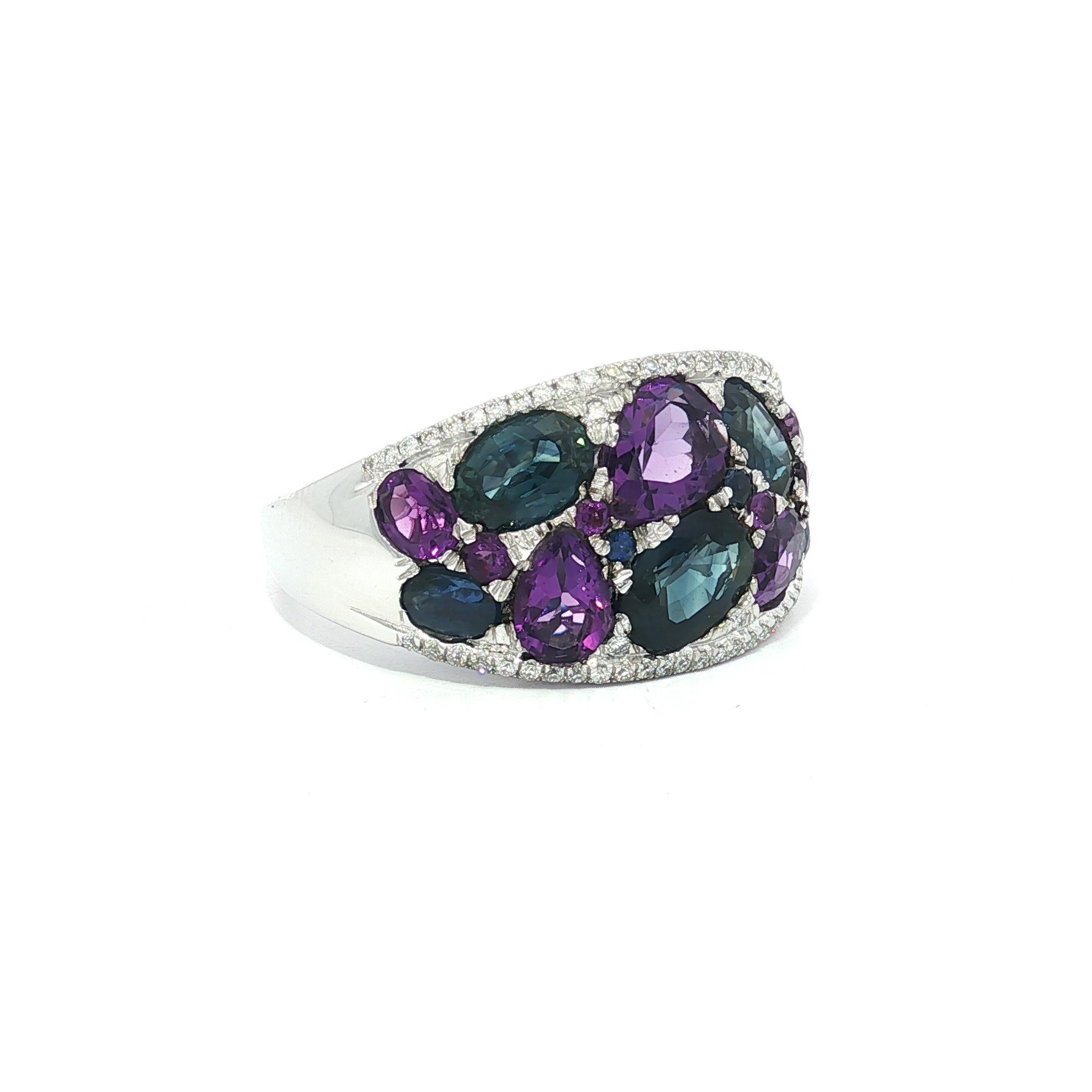 Taglio brillante Anello in oro bianco con ametista, zaffiro e diamante da 3,34 carati, con disegno a mosaico largo in vendita