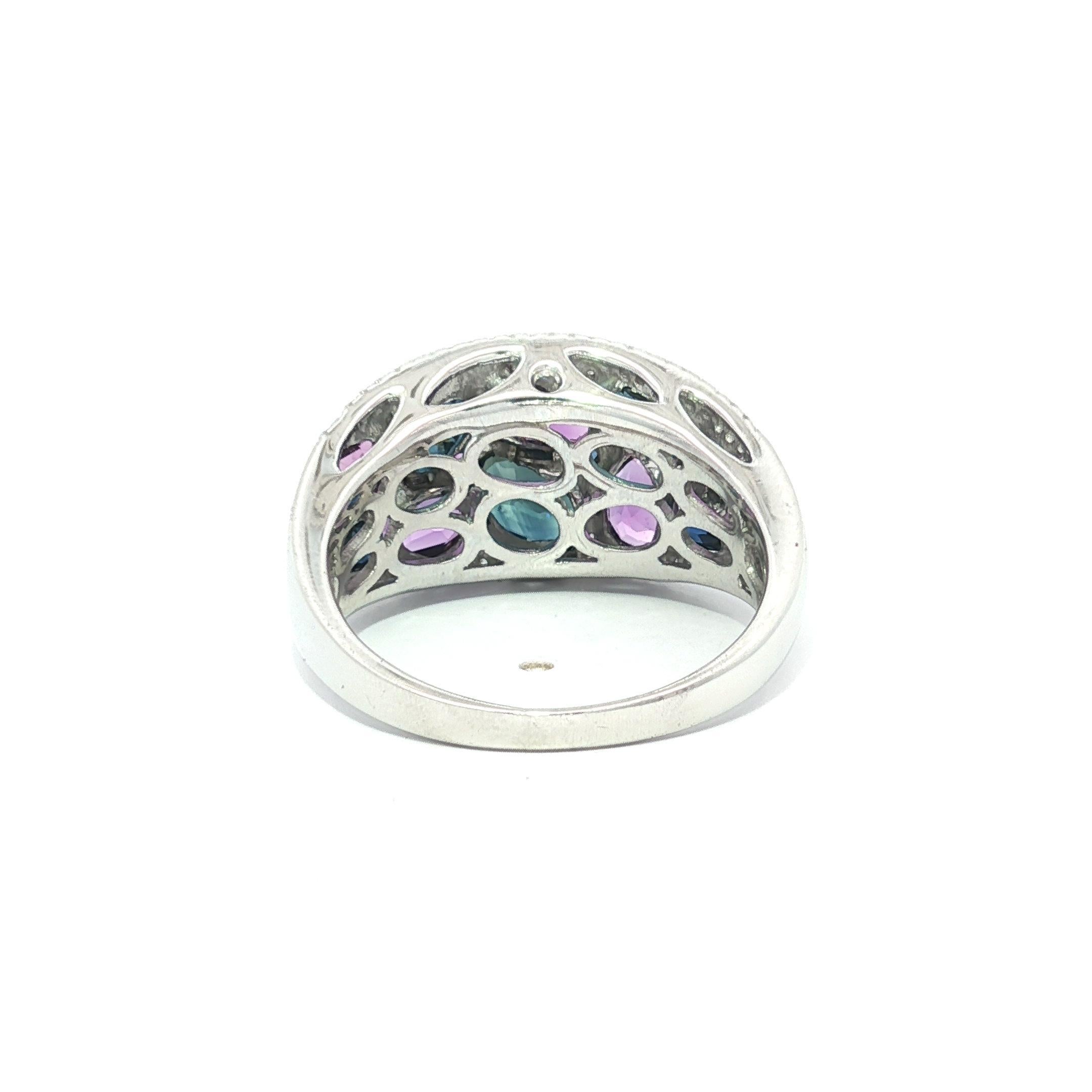 Anello in oro bianco con ametista, zaffiro e diamante da 3,34 carati, con disegno a mosaico largo in vendita 1