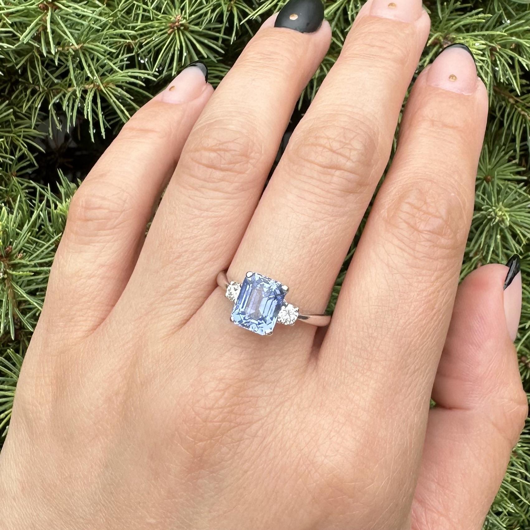White Gold 3.44ctw GIA Emerald Cut Color Change Ceylon Sapphire Diamond Ring en venta 10