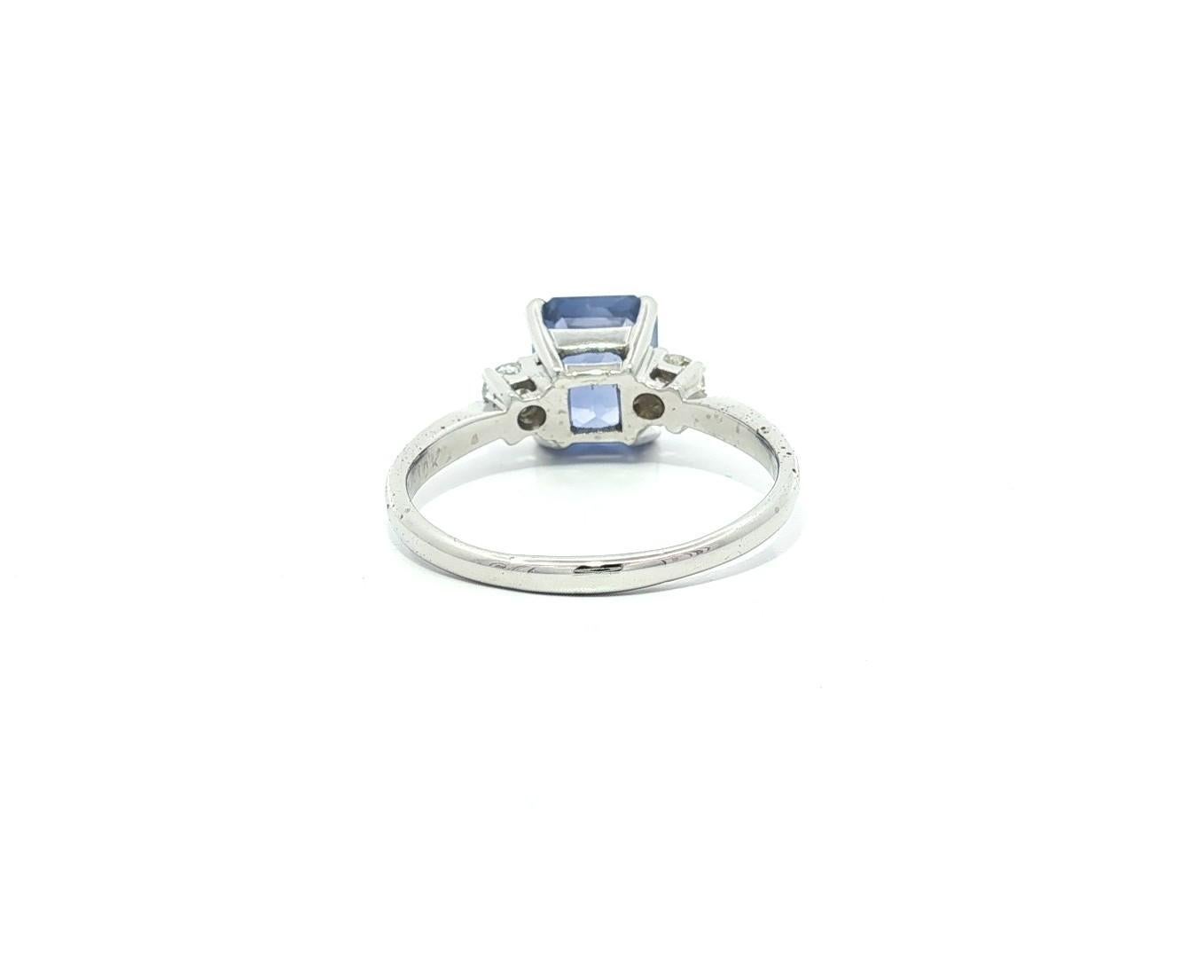 White Gold 3.44ctw GIA Emerald Cut Color Change Ceylon Sapphire Diamond Ring en venta 4