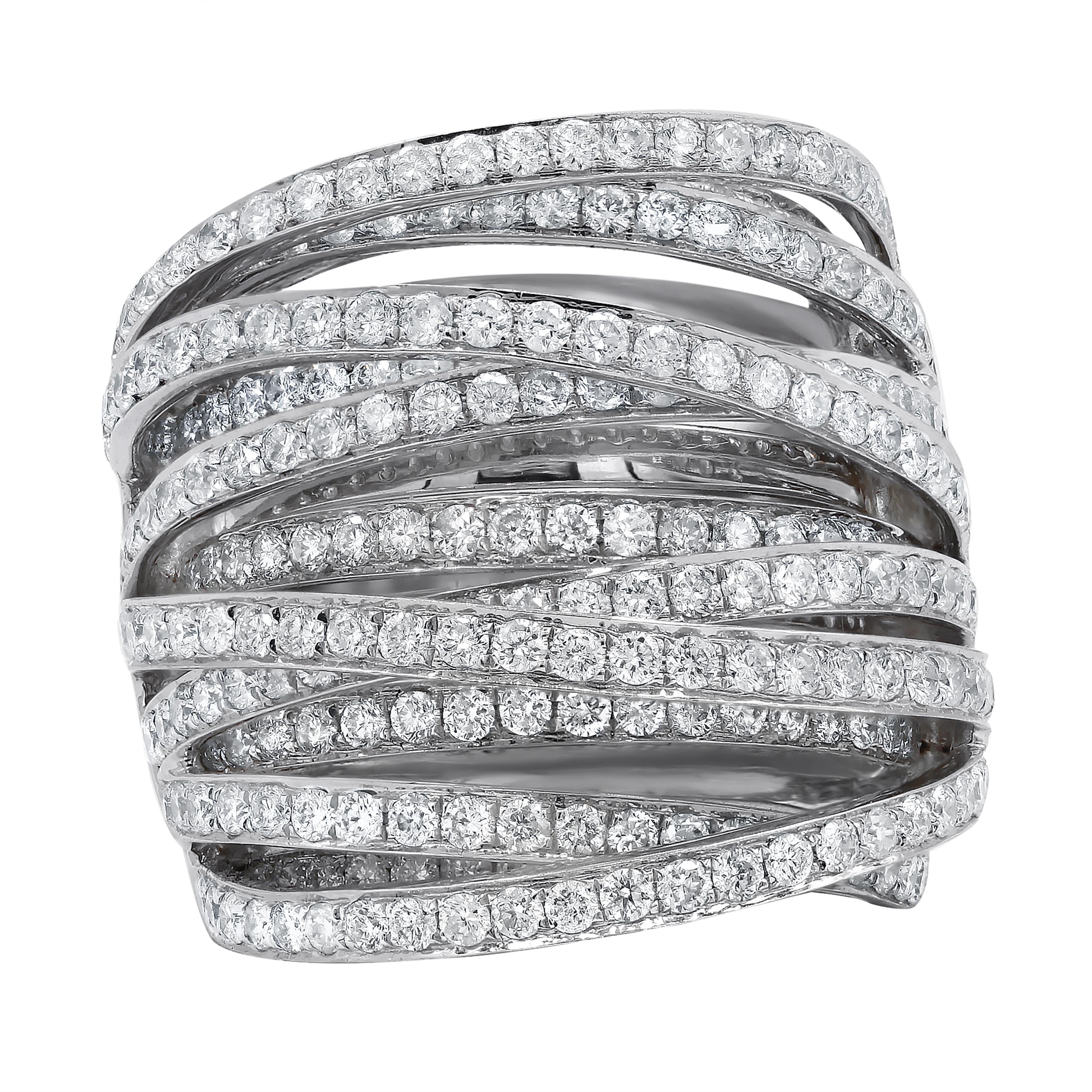 Mehrreihiger Ring aus Weißgold mit 4,50 Karat Diamanten im Angebot
