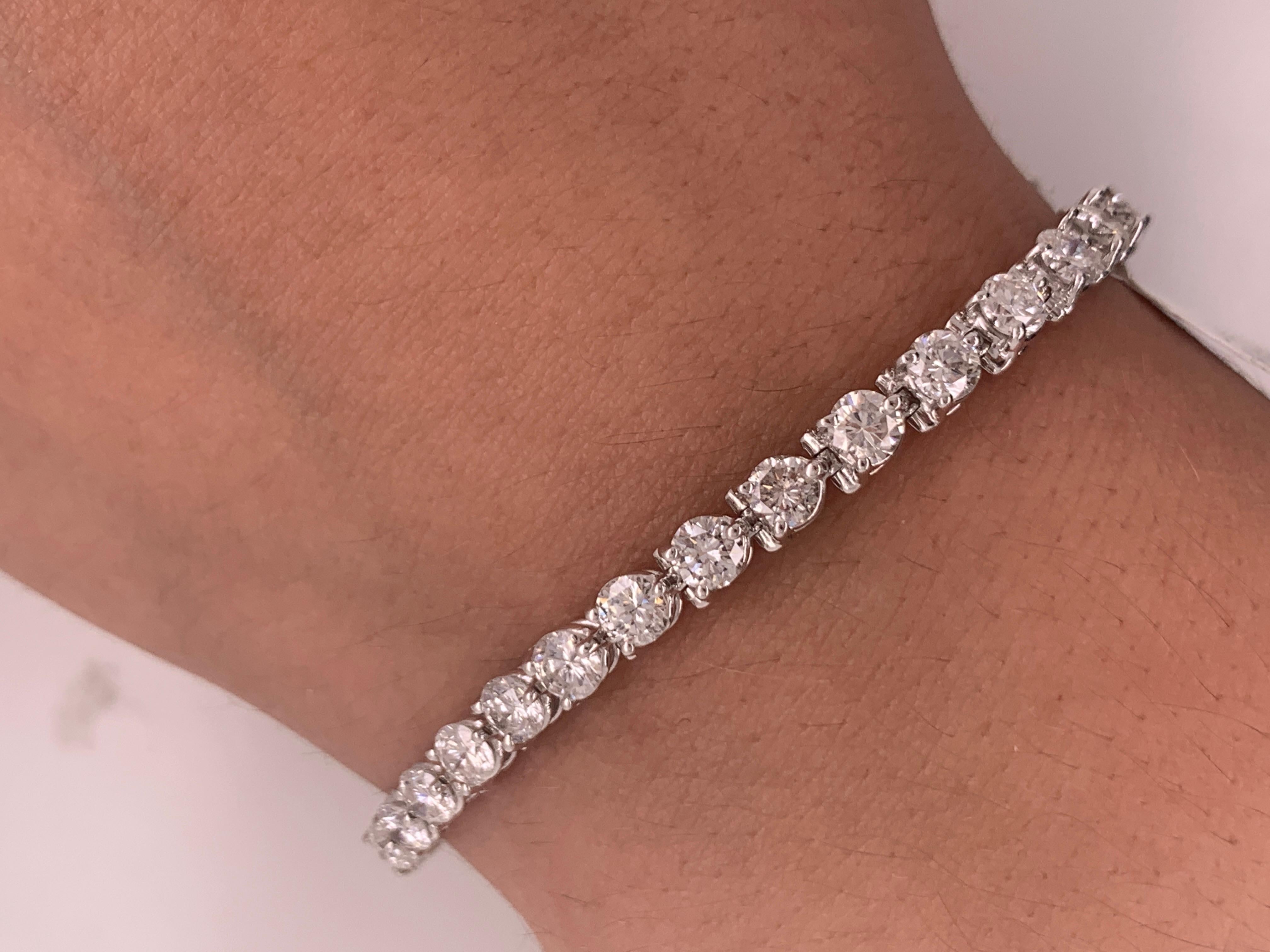White Gold 6.09 Carat Three-Prong Diamond Tennis Bracelet In New Condition In New York, NY