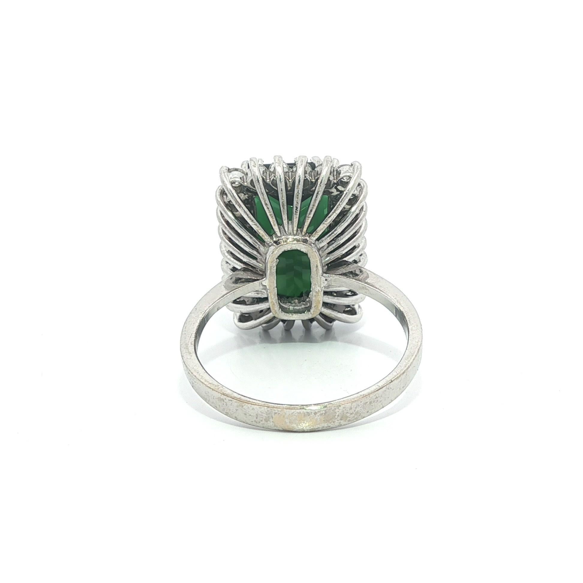 White Gold 7.15ctw Rectangular Step Cut Green Tourmaline w/ Diamond Halo Ring Bon état - En vente à Montclair, NJ