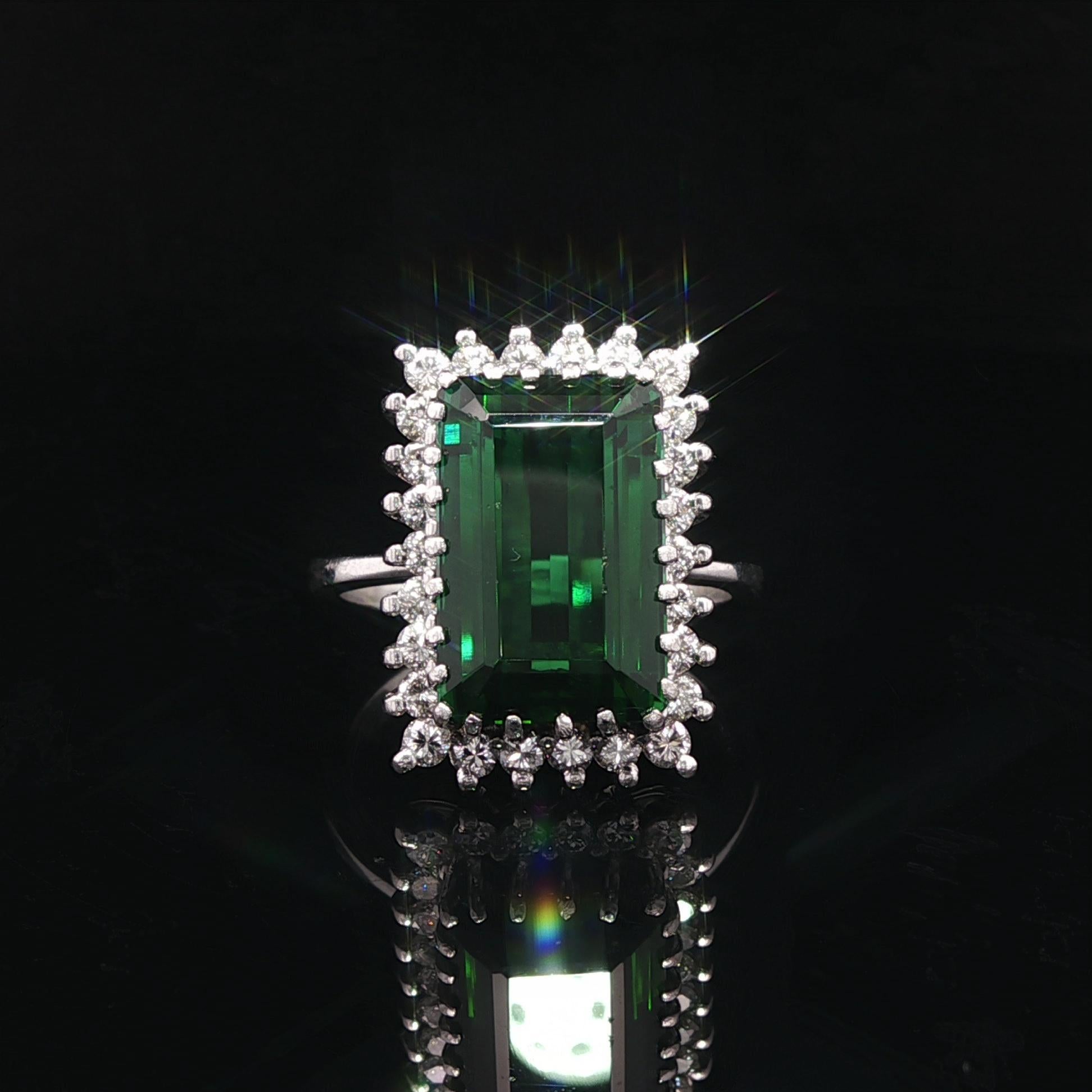 White Gold 7.15ctw Rectangular Step Cut Green Tourmaline w/ Diamond Halo Ring en vente 2