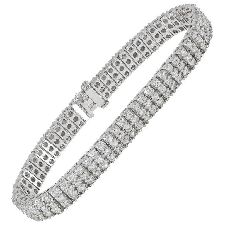 Contemporain Bracelet de tennis à trois rangs en or blanc serti de diamants de haute qualité (7,50 ct), poids lourd en vente