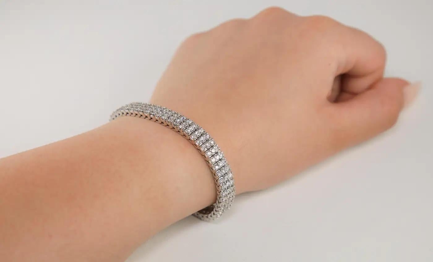 Bracelet de tennis à trois rangs en or blanc serti de diamants de haute qualité (7,50 ct), poids lourd Neuf - En vente à Great Neck, NY