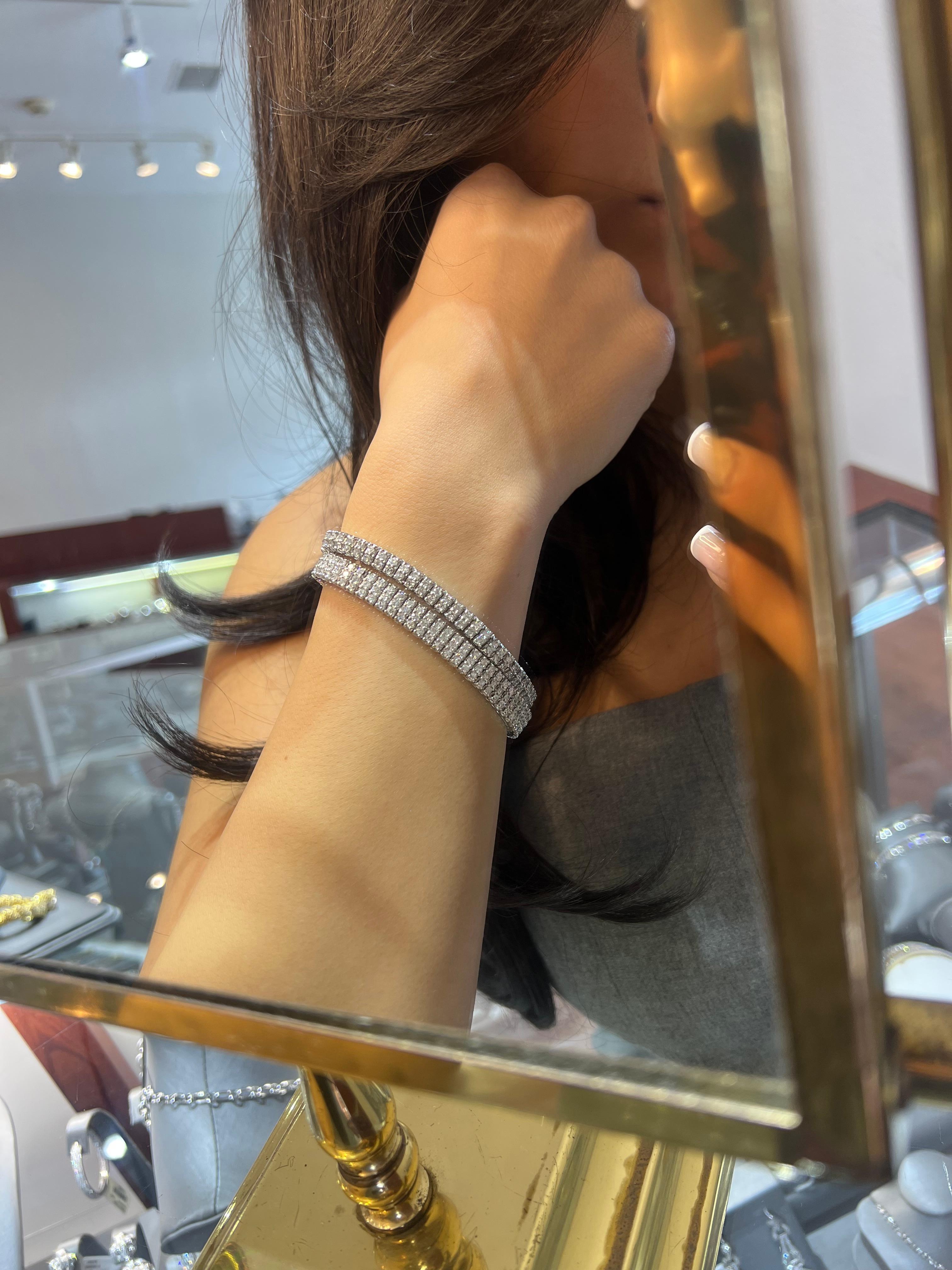 Bracciale da tennis a tre file di diamanti di alta qualità in oro bianco da 7,50 carati, peso elevato in vendita 3
