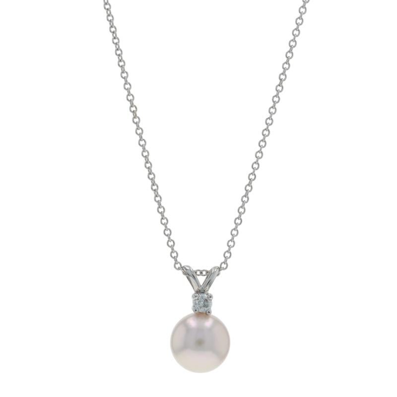 Contenuto del metallo: Oro bianco 14k

Informazioni su A. Stone

Perla Akoya coltivata

Diamante naturale
Carati: .05ct
Taglio: Rotondo brillante
Colore: G
Chiarezza: VS2

Stile della catena: Cavo
Stile della collana: Catena
Tipo di chiusura: