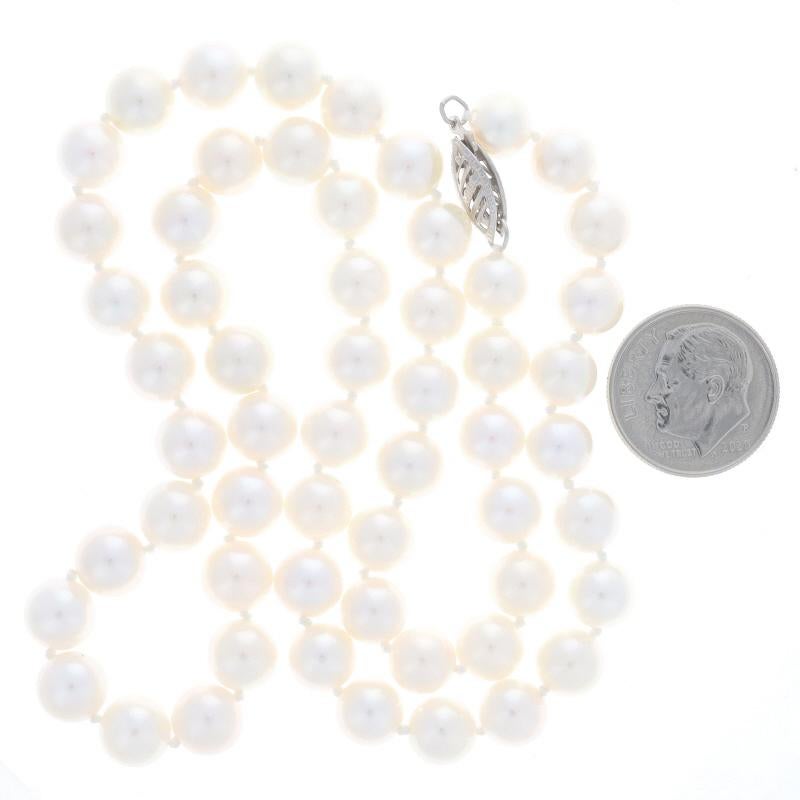Collana con fili annodati di perle Akoya in oro bianco da 18