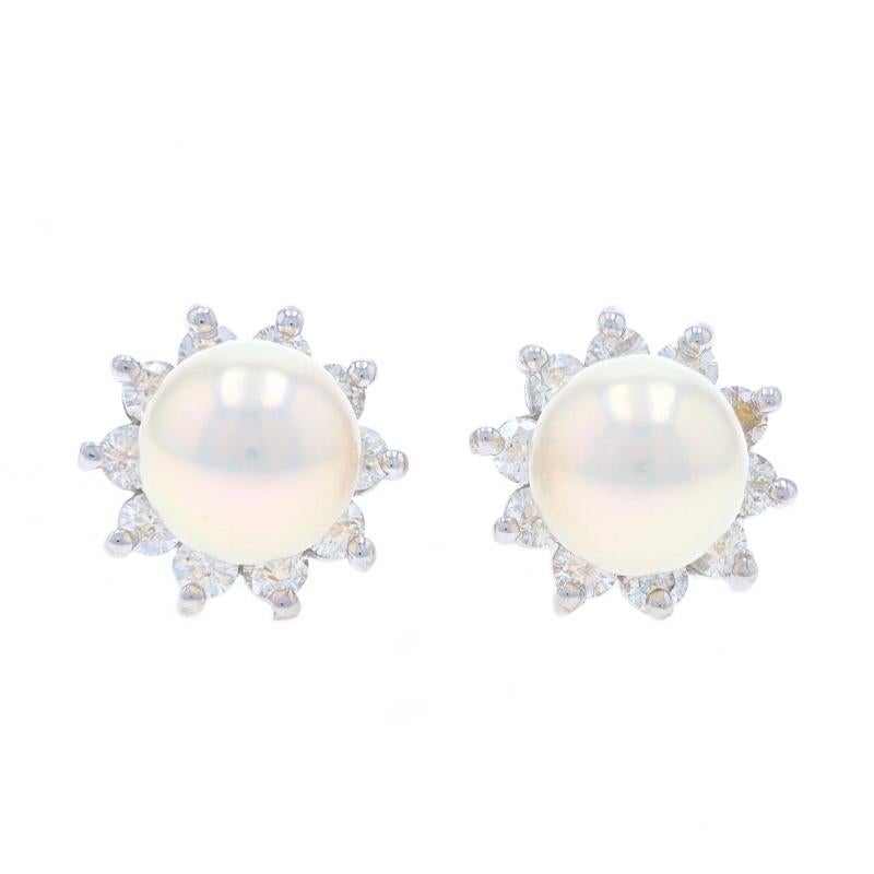 Contenuto del metallo: Oro bianco 14k

Informazioni su A. Stone

Perle Akoya coltivate
Dimensioni: 7,6 mm

Diamanti naturali
Carati: .80ctw
Taglio: Rotondo brillante
Colore: F - G
Chiarezza: SI1 - SI2

Carati totali: .80ctw

Stile: Halo
Tipo di