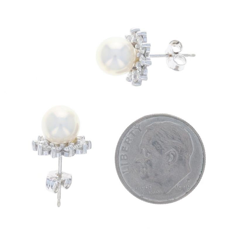 Donna Perle Akoya in oro bianco, diamanti, borchie a raggiera 14k .80ctw, forate in vendita