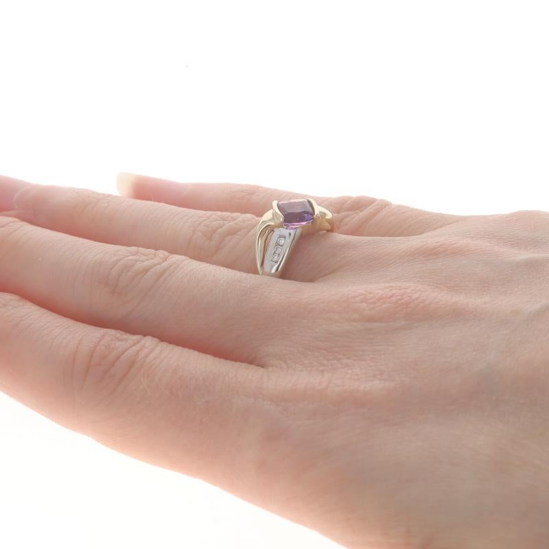 Donna Anello bypass con ametista e diamante in oro bianco - 14k Cushion .76ctw in vendita