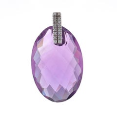 Pendentif en or blanc 14 carats avec améthyste et diamants, damier ovale 31,58 carats