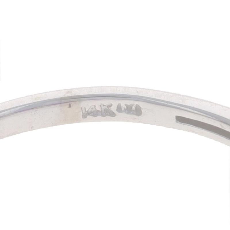 Anello a sette pietre con ametista a forma di quatrefoil in oro bianco - 14k Round .70ctw Ring in vendita 1