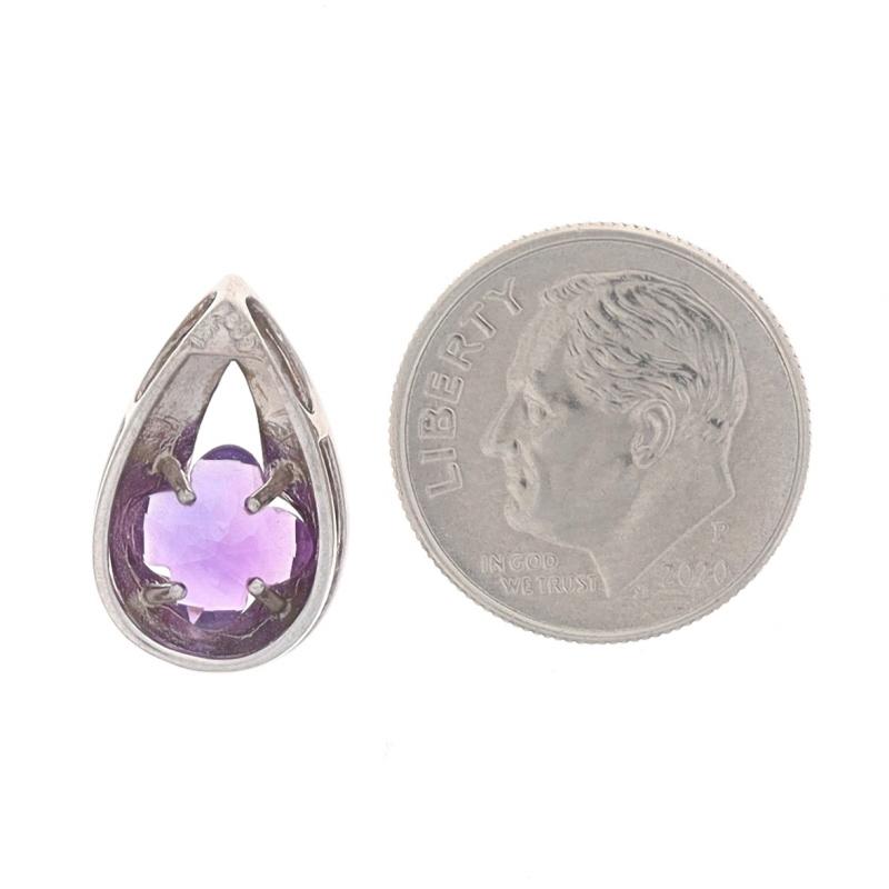 White Gold Amethyst Solitaire Pendant - 14k Quatrefoil 1.40ct Flower Teardrop In Excellent Condition For Sale In Greensboro, NC