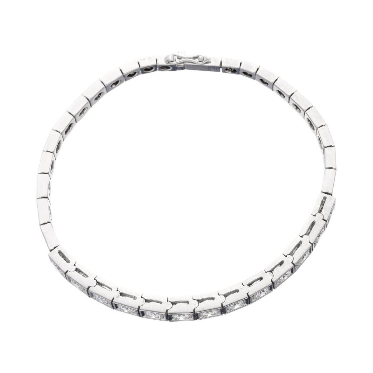 Brilliant Cut White Gold and 2.60 Cts  Diamond Bracelet For Sale