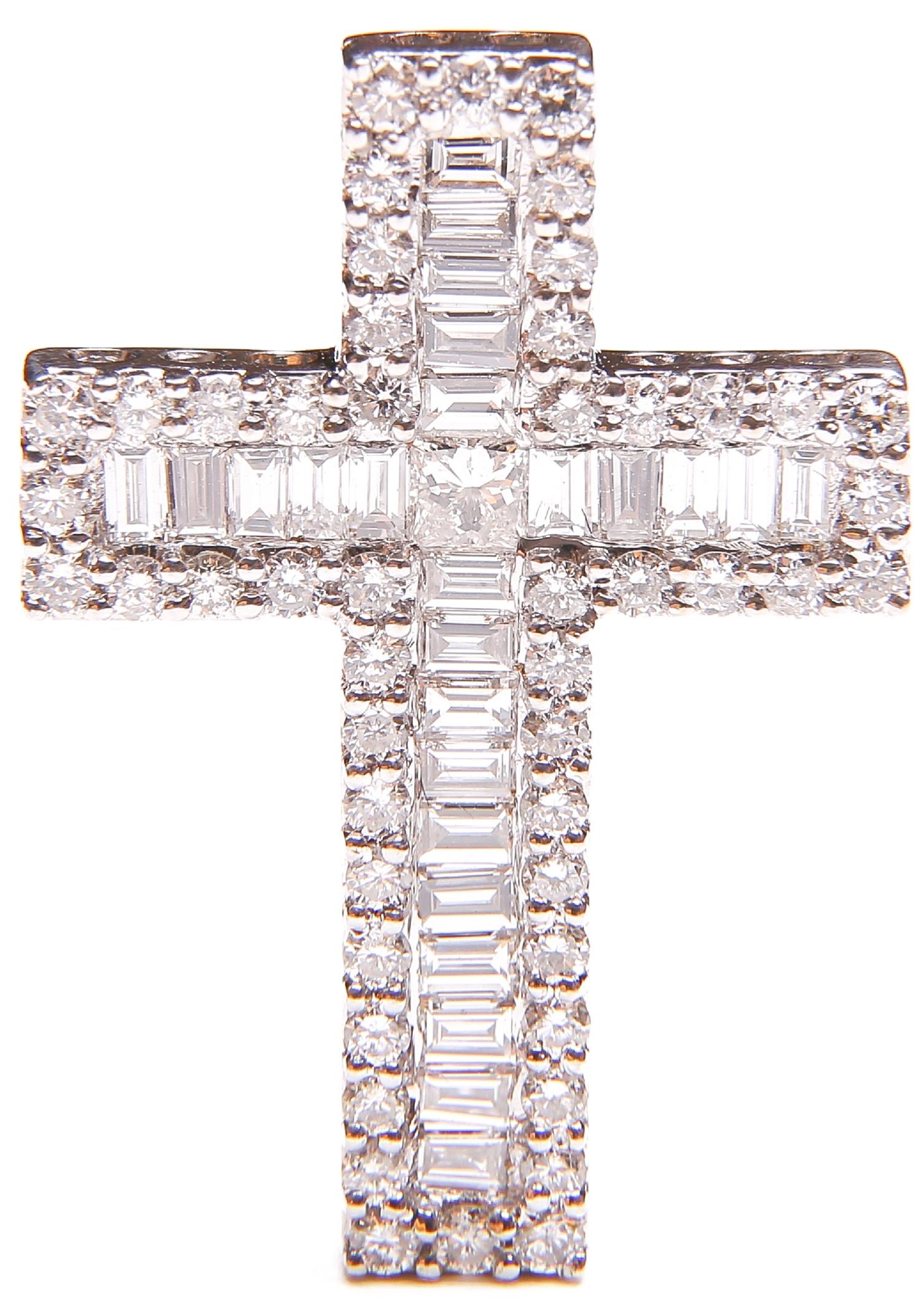 White Gold and Diamond Cross or Crucifix Pendant, 77 Diamonds in Total 1.5 Carat In Excellent Condition For Sale In Dorset, GB