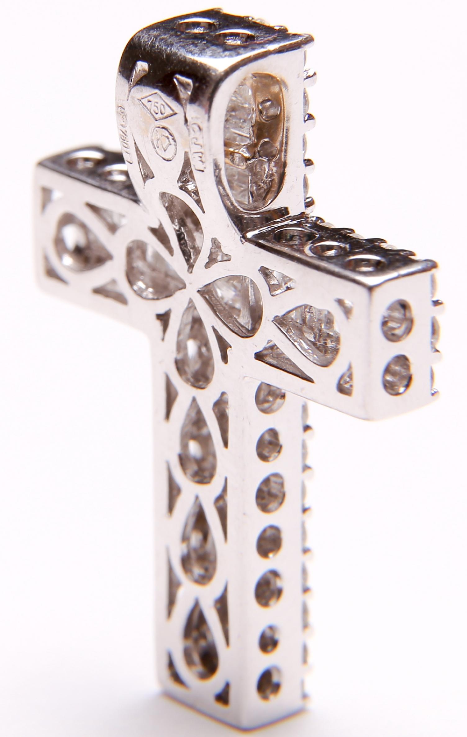 Women's White Gold and Diamond Cross or Crucifix Pendant, 77 Diamonds in Total 1.5 Carat For Sale