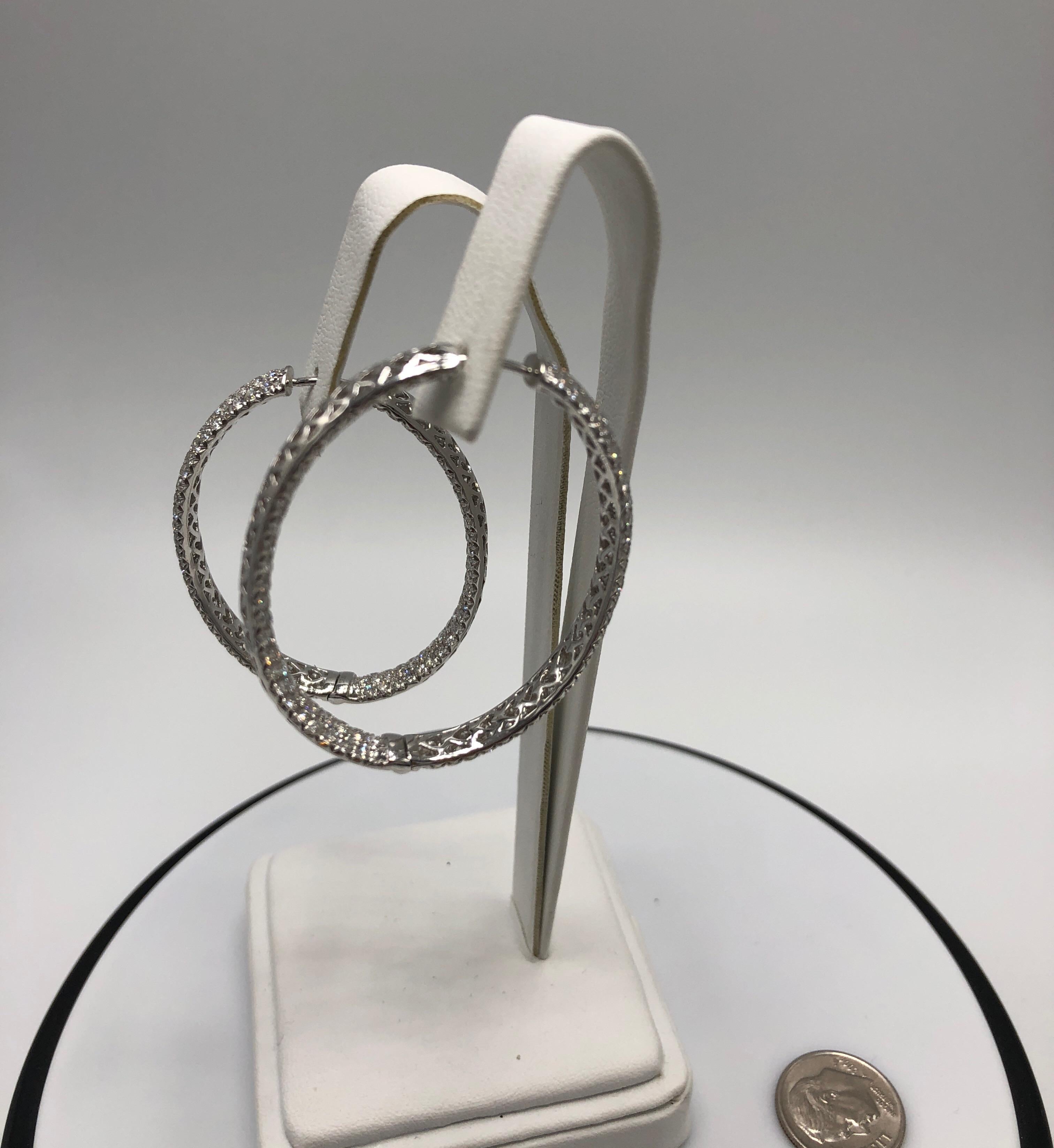 White Gold and Diamond Hoop Earrings In Excellent Condition In Dallas, TX