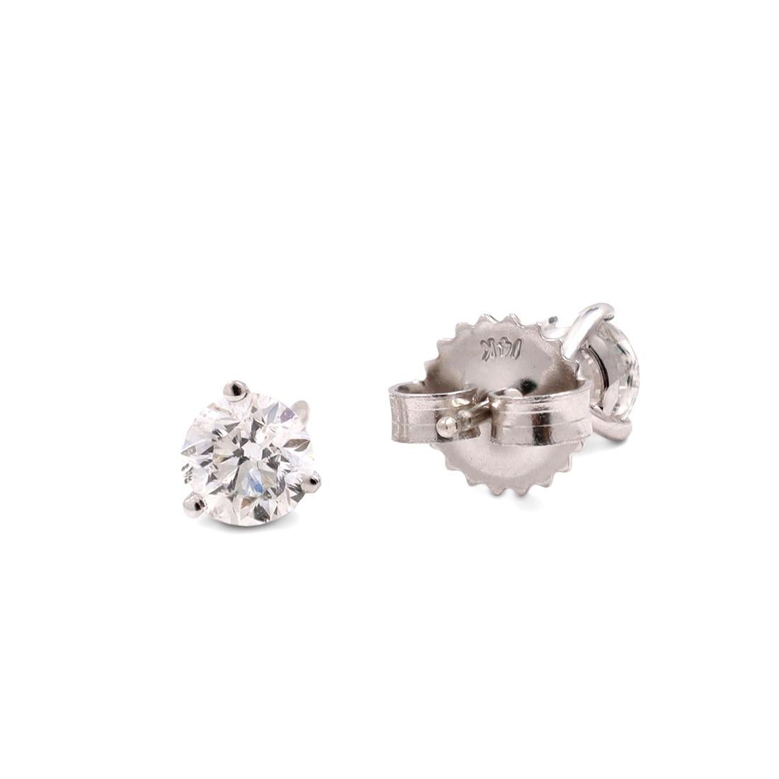 White Gold and Diamond Stud Earrings In Excellent Condition In New York, NY