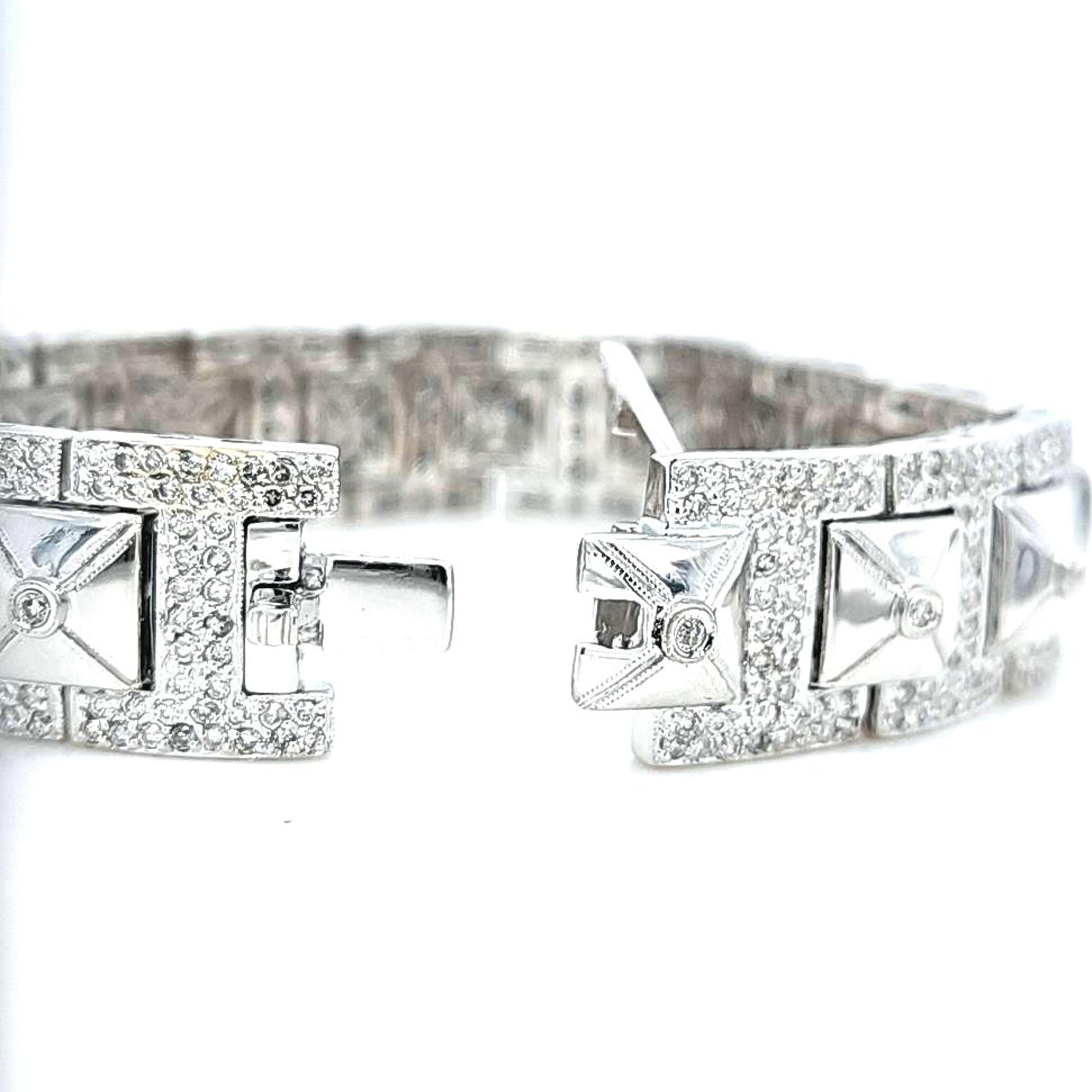 White Gold and Diamond Wide Pyramid Bracelet In Good Condition For Sale In Coral Gables, FL