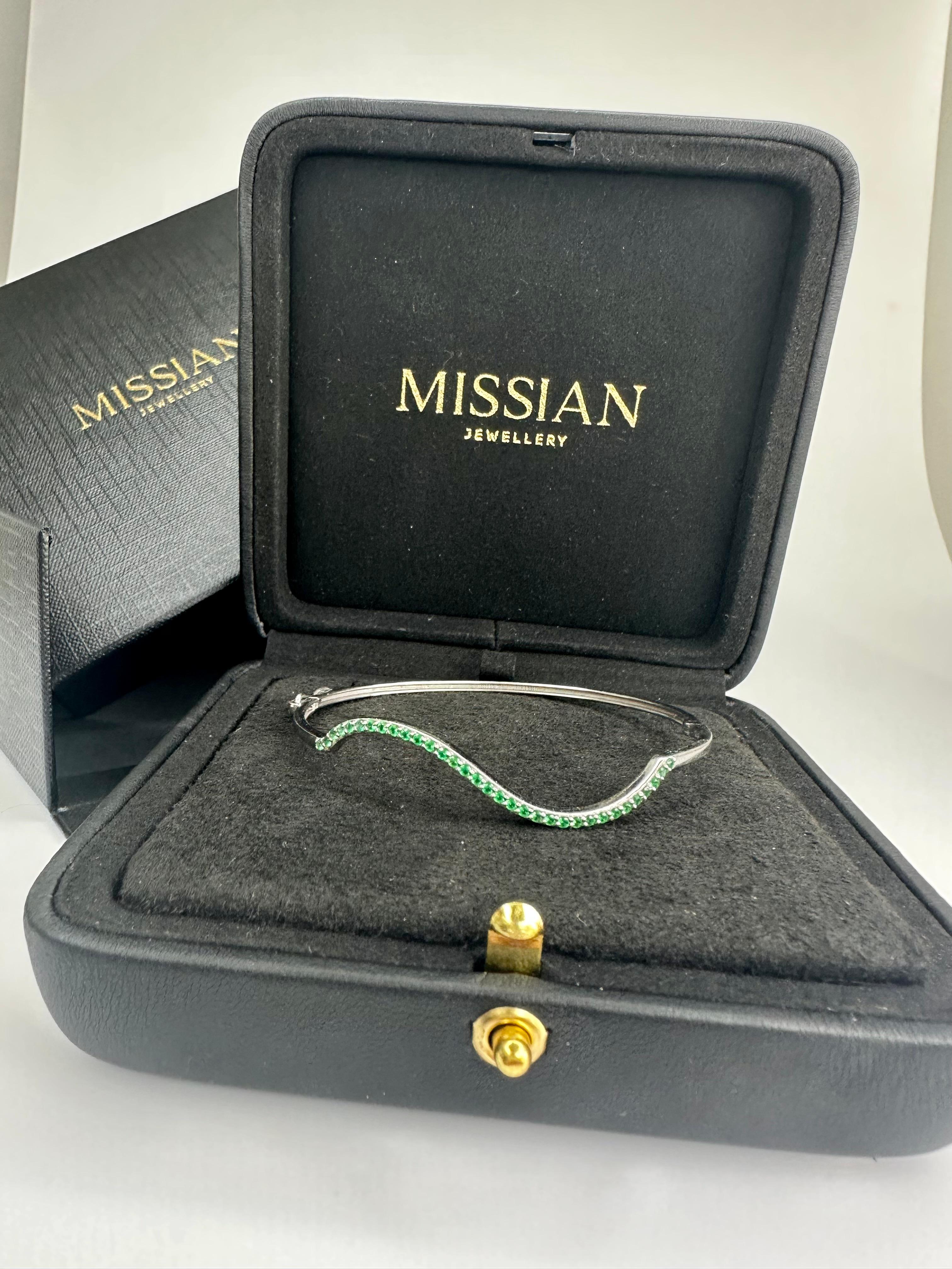 Bracciale in oro bianco e smeraldo in vendita 2