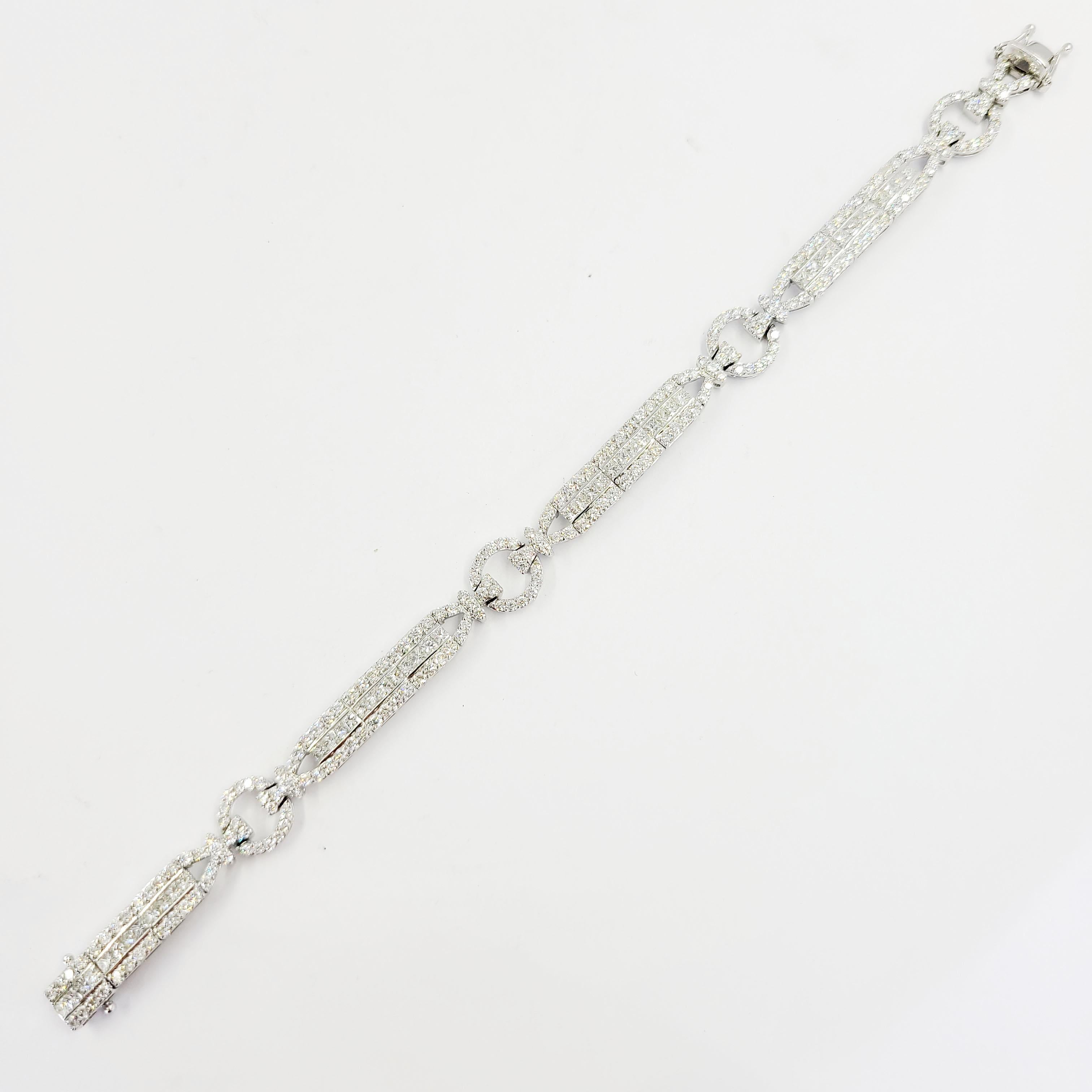 Bracelet en or blanc et diamants taille princesse Bon état - En vente à Coral Gables, FL