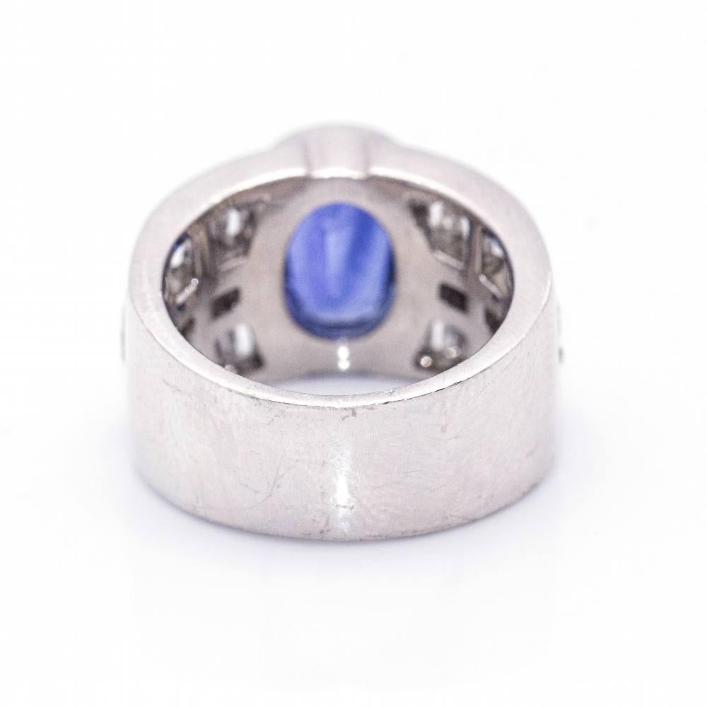 Baguette Cut White Gold and Sapphire Ring CASHEMIRA For Sale