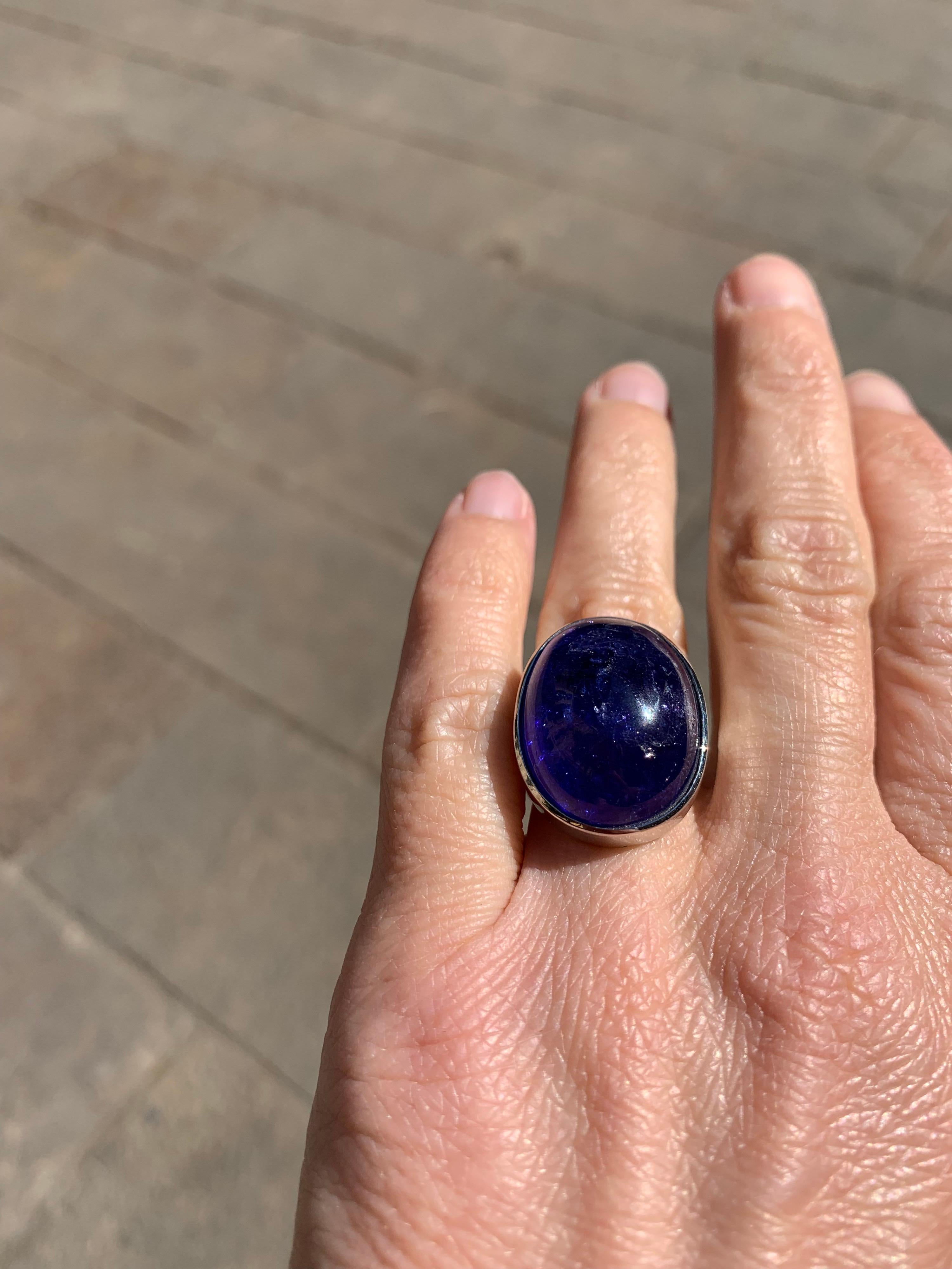 White Gold and Tanzanite Cabochon Cocktail Ring For Sale 5
