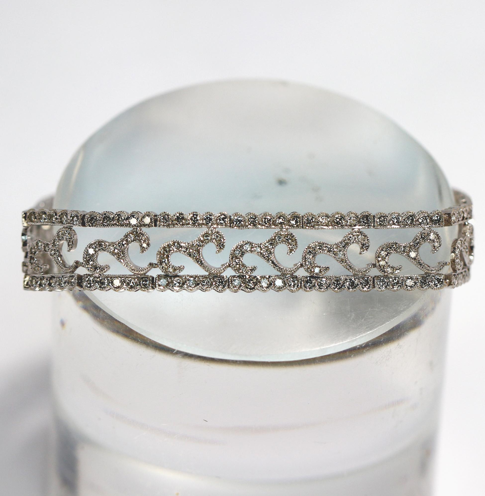White Gold Antique Inspired Diamond Bracelet In Good Condition In Palm Beach, FL