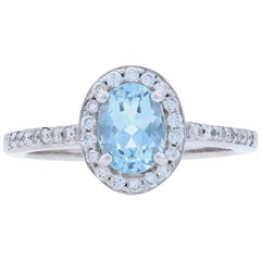 Weißgold-Ring mit Aquamarin und Diamant-Halo, 14 Karat, Ovalschliff 1,38 Karat