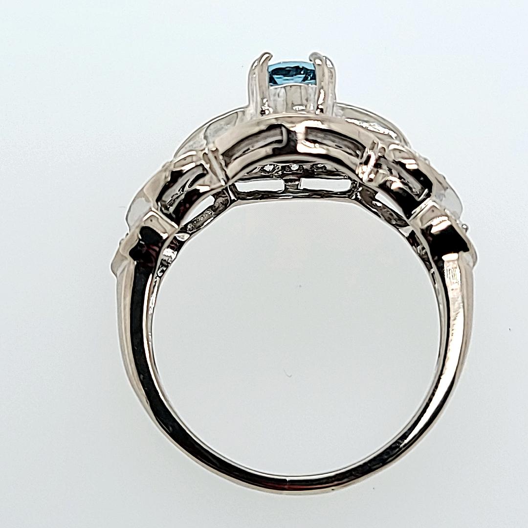 Ring aus Weißgold, Aquamarin und Diamanten im Zustand „Gut“ im Angebot in Coral Gables, FL