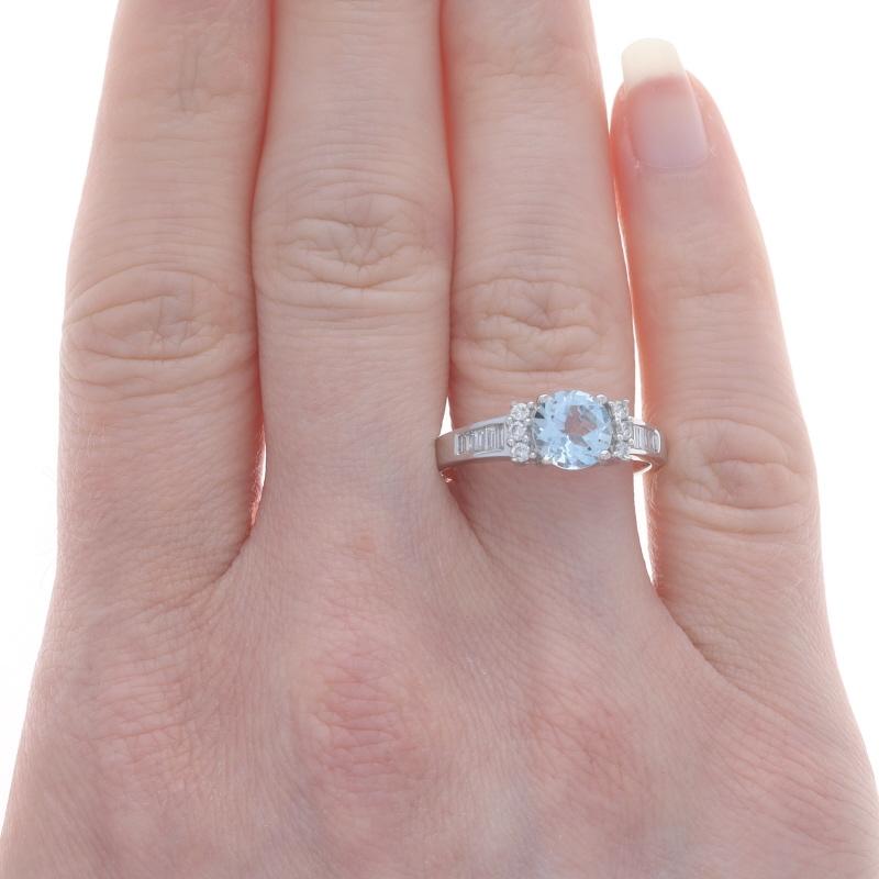 Taglio rotondo Anello di fidanzamento in oro bianco con diamante acquamarina - 14k Round 1.85ctw in vendita