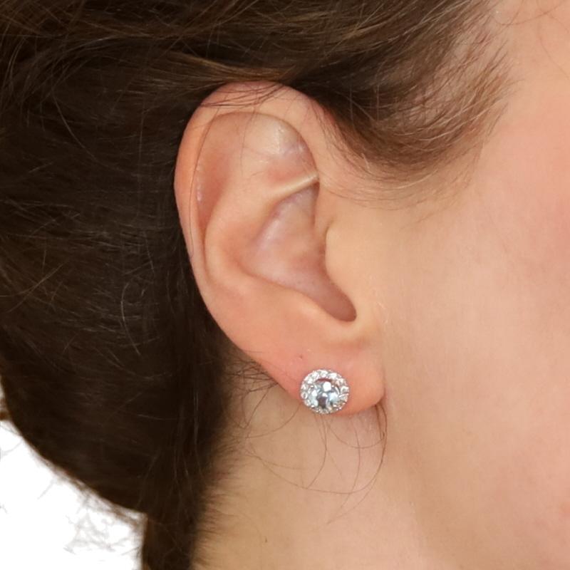 White Gold Aquamarine Diamond Halo Stud Earrings - 14k Round 1.59ctw Pierced Corte redondo en venta