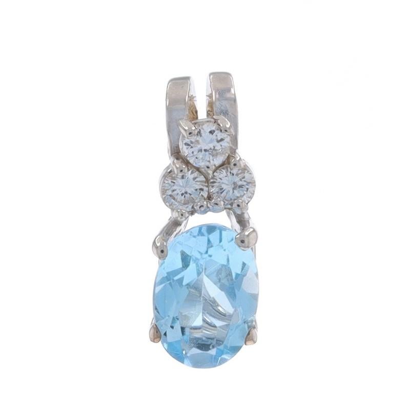 Contenuto del metallo: Oro bianco 14k

Informazioni su A. Stone

Acquamarina naturale
Trattamento: Riscaldamento
Carati: .40ct
Taglio: Ovale
Colore: blu

Diamanti naturali
Carati: .06ctw
Taglio: Rotondo brillante
Colore: F - G
Chiarezza: SI1 -