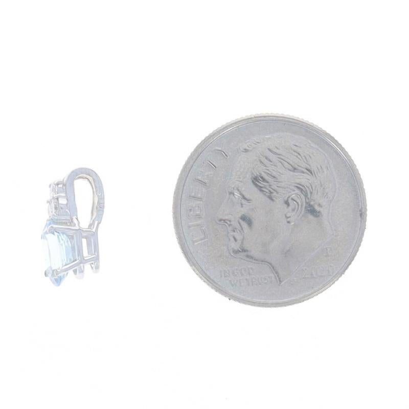 Ciondolo con diamante e acquamarina in oro bianco - 14k Oval .46ctw In condizioni ottime in vendita a Greensboro, NC
