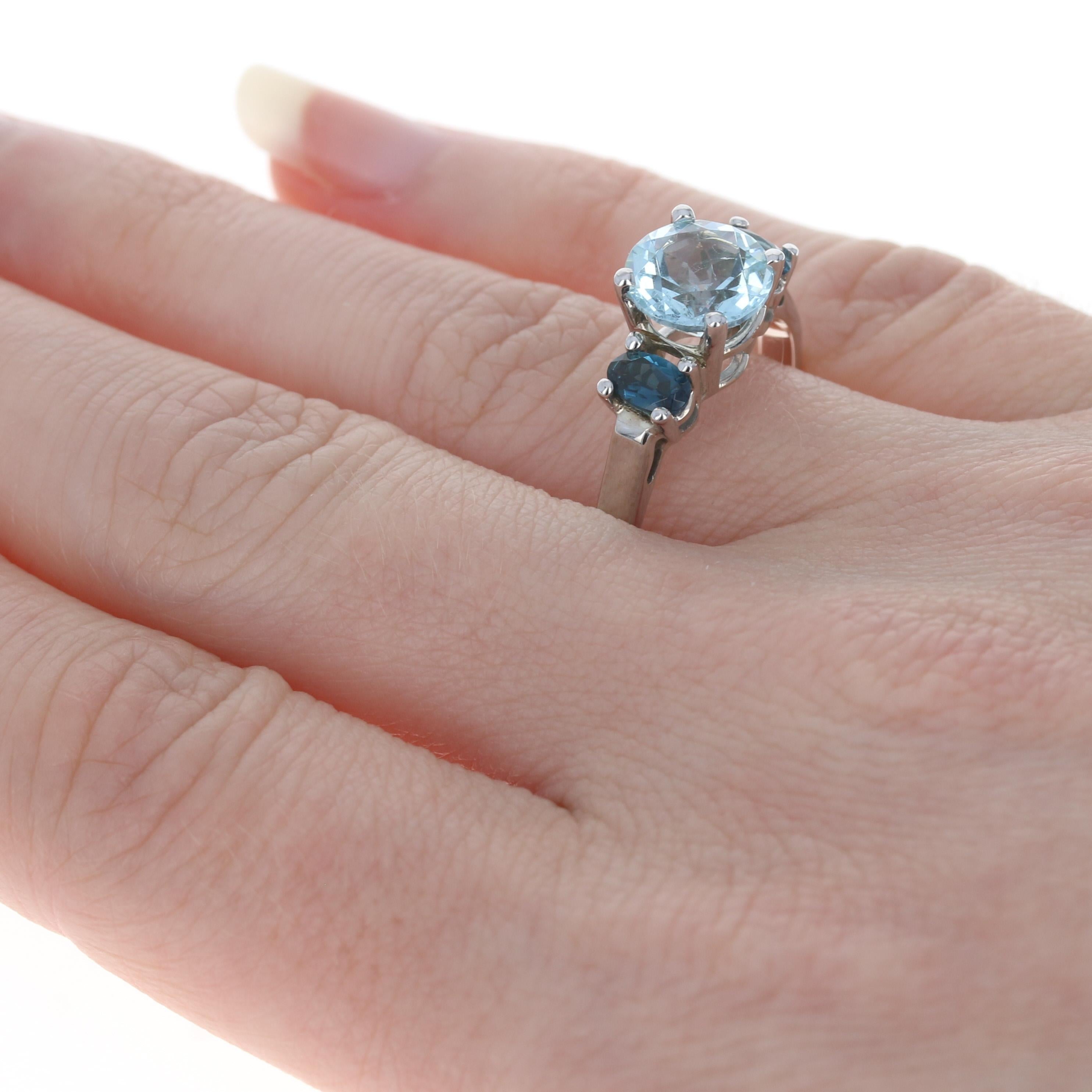 White Gold Aquamarine & London Blue Topaz Ring, 14k Round Cut 3.06ctw Engagement In Excellent Condition In Greensboro, NC
