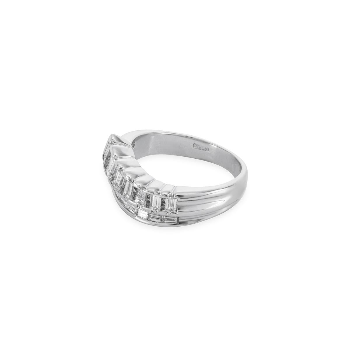 Weißgold Baguetteschliff Diamant-Kleidring 1,57 Karat Damen im Angebot