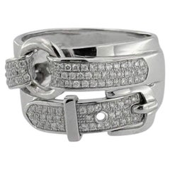 Bague en or blanc avec design amne et diamants naturels