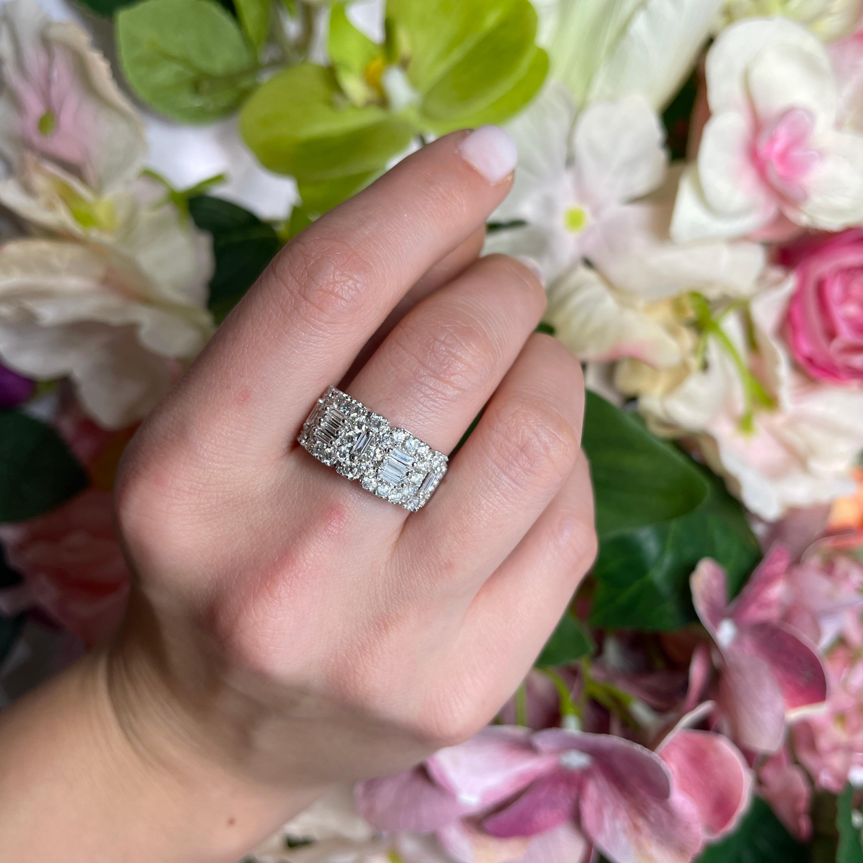 White Gold Band Ring with Baguette-Cut Diamonds For Sale 3