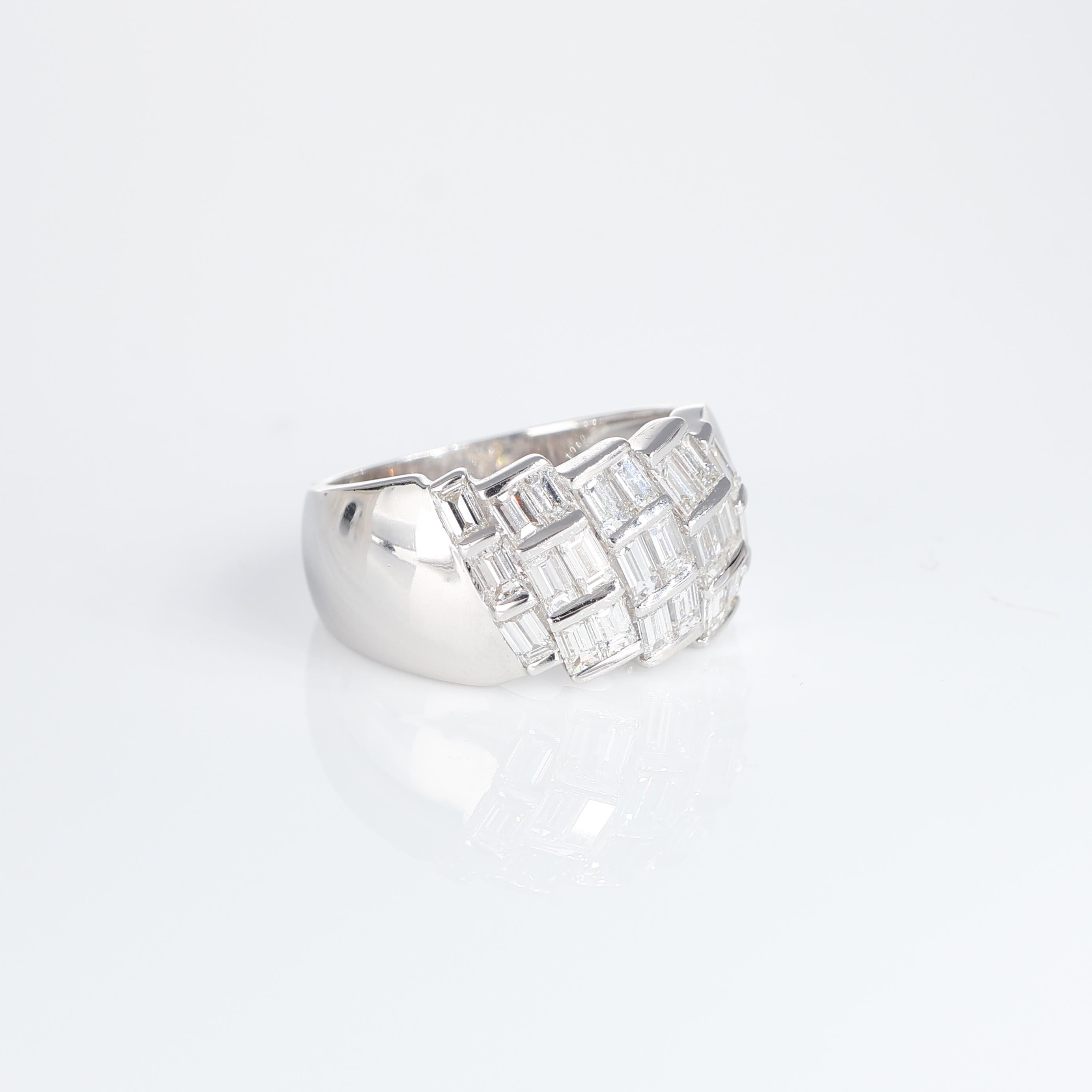 White Gold Band Ring with Diagonal Baguette Diamonds, 2.07 Carats In New Condition For Sale In Bergamo, BG