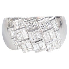 Anillo de oro blanco con diamantes baguette diagonales, 2,07 quilates