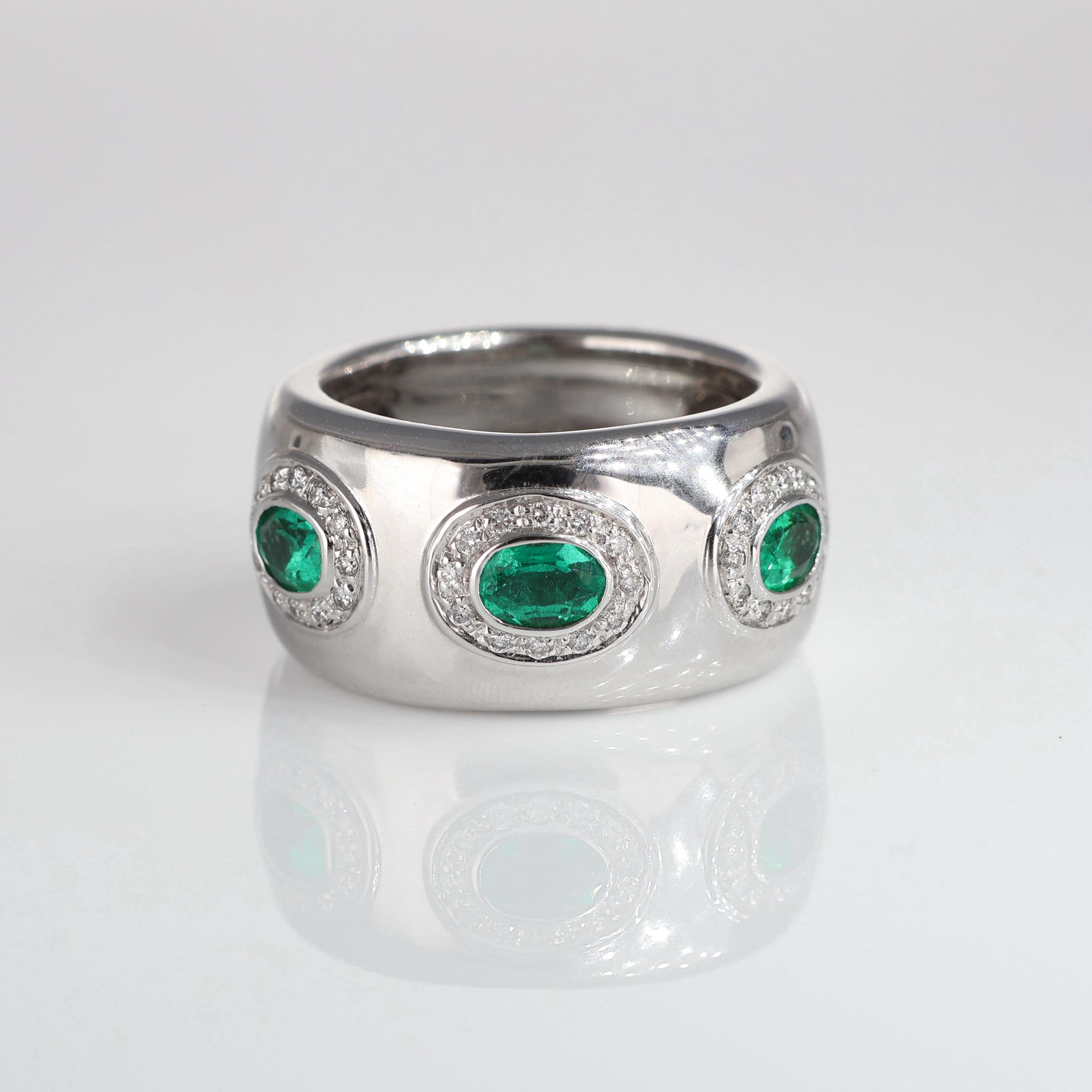 Women's or Men's White Gold Band Ring with Emeralds 0.90 carats and Diamonds 0.25 carats For Sale