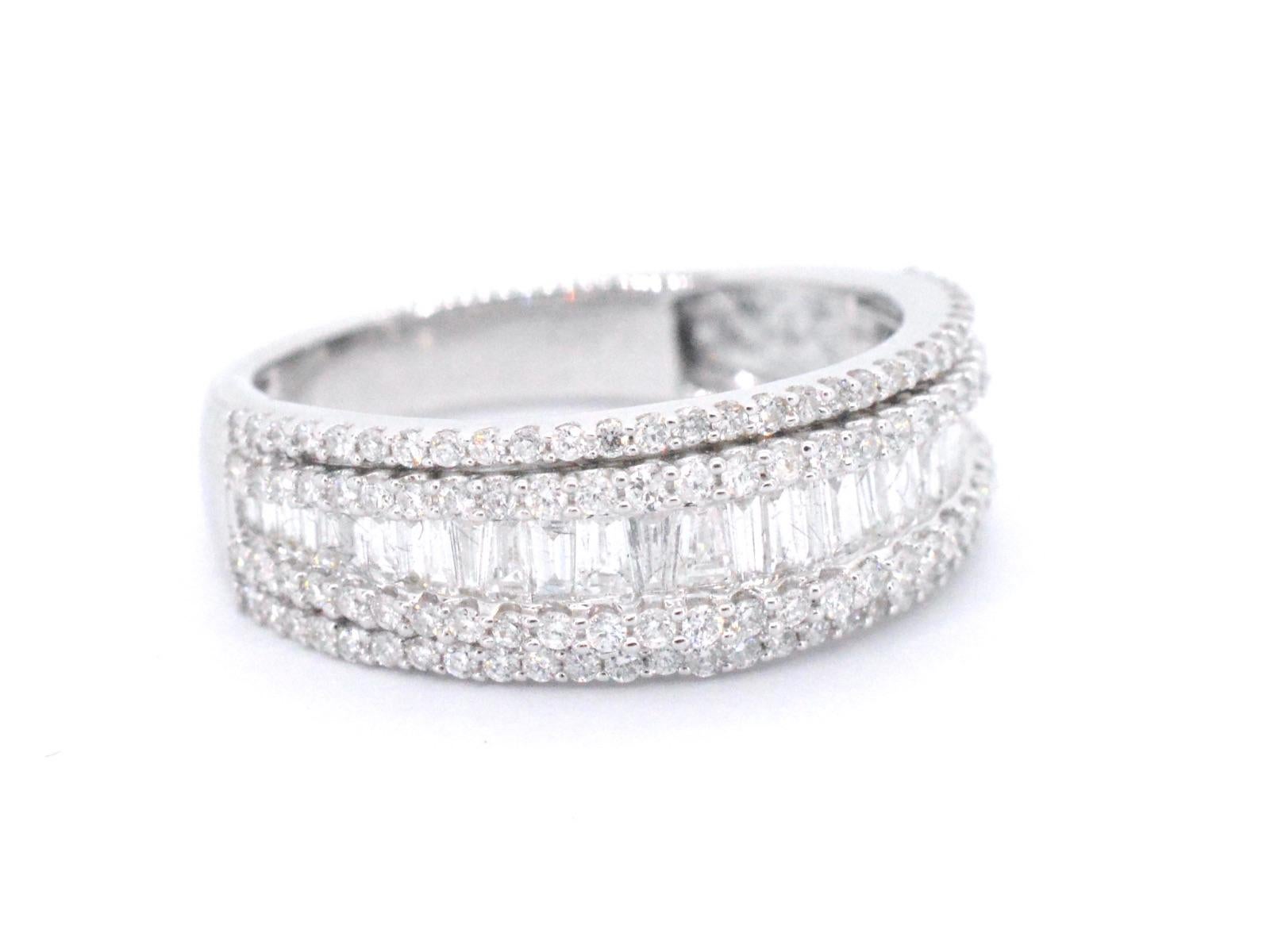 Contemporary White Gold Band Ring with Five Rows of Diamonds 1.00 Carat For Sale