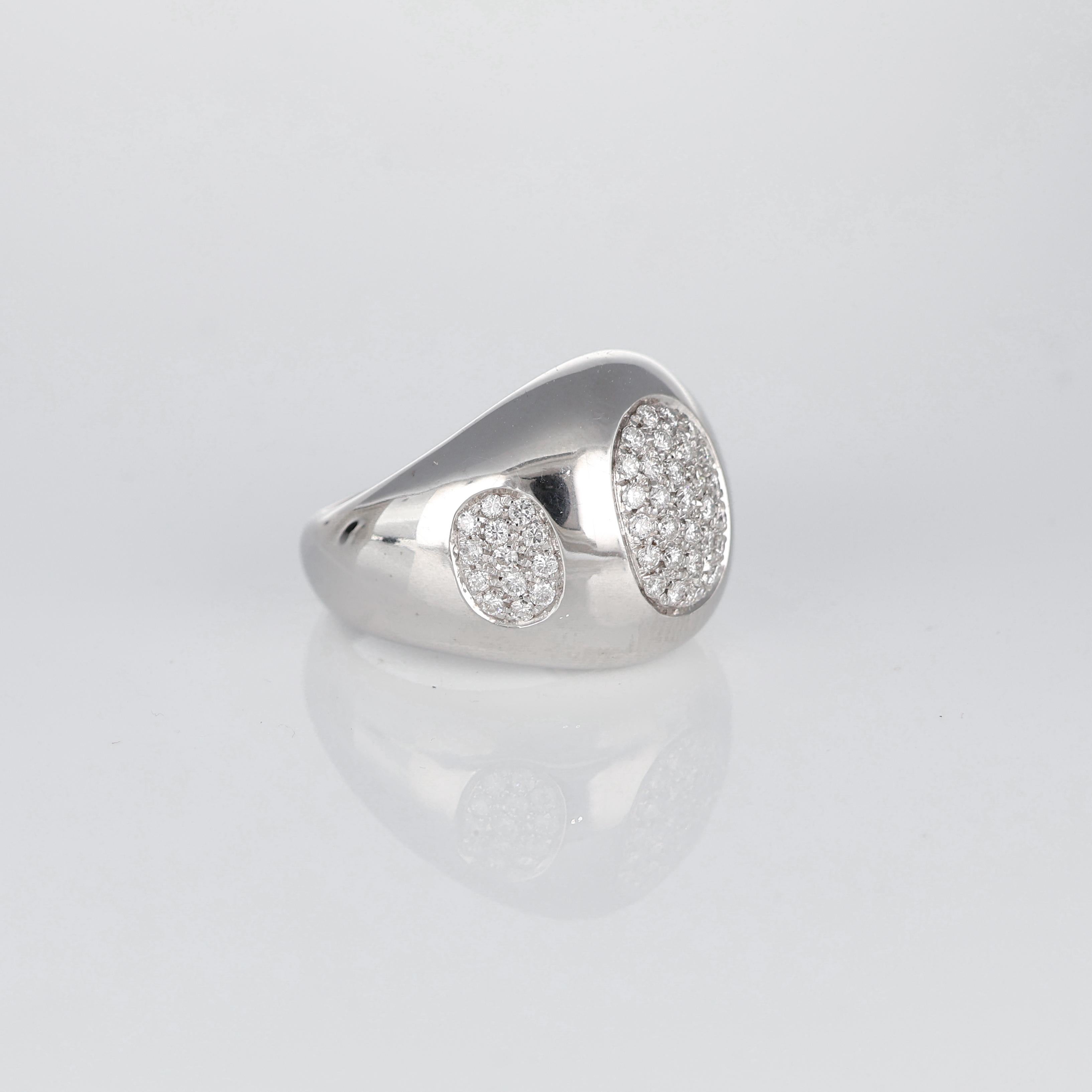 Brilliant Cut White Gold Band Ring with White Diamond 0.70 carats Pavé Ovals For Sale